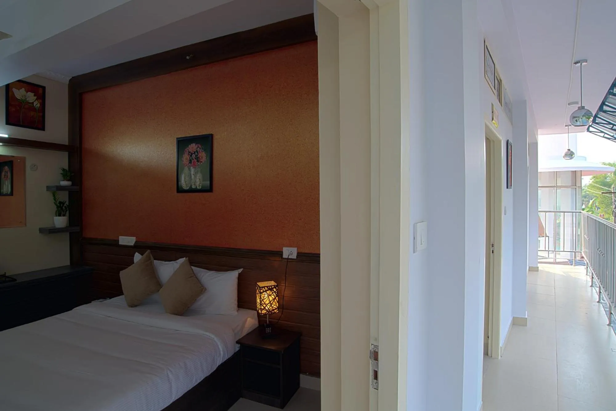 Balcony/Terrace, Bed in Gems 9 Airport Hotel