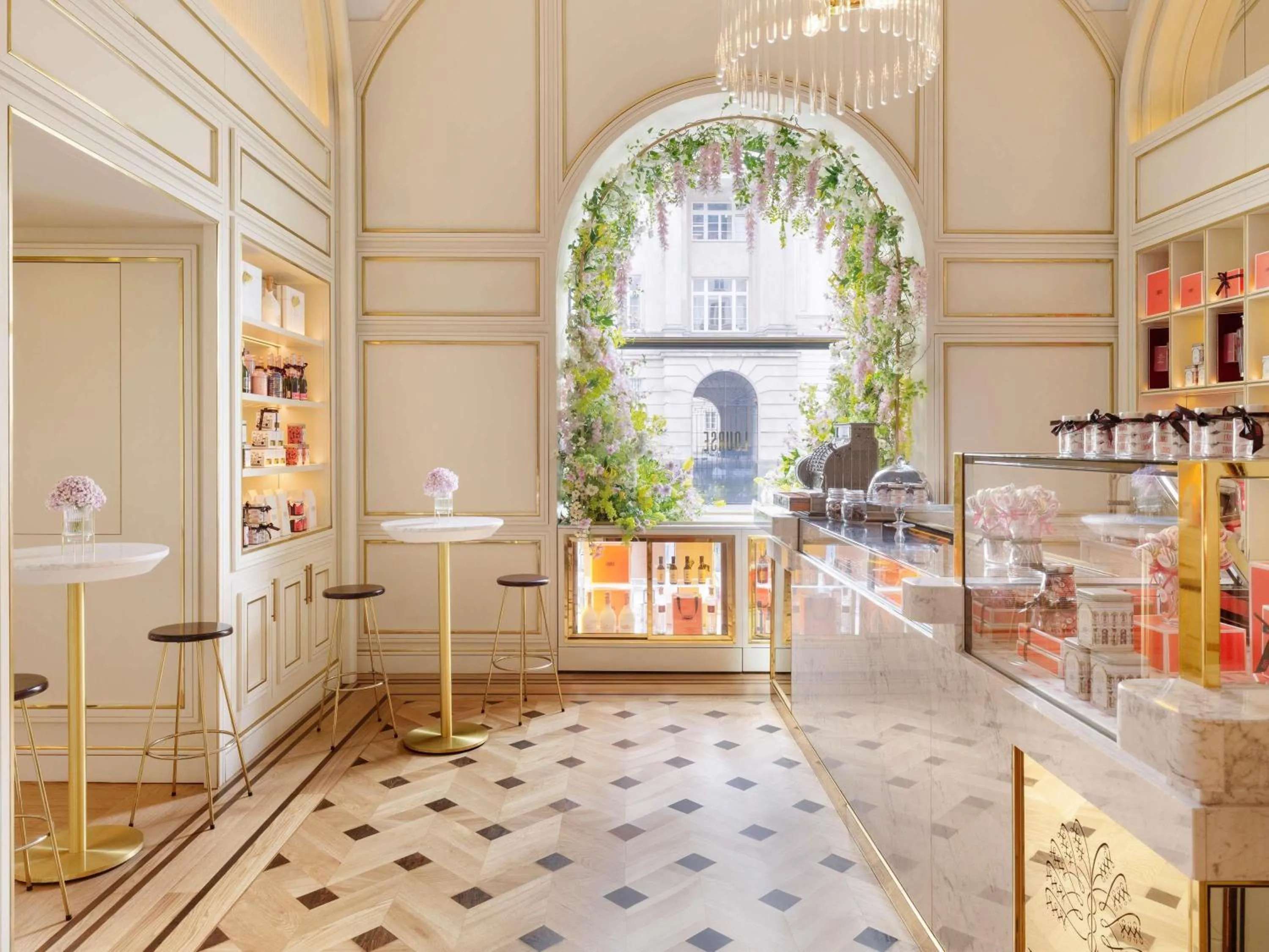 Restaurant/places to eat in Raffles Europejski Warsaw