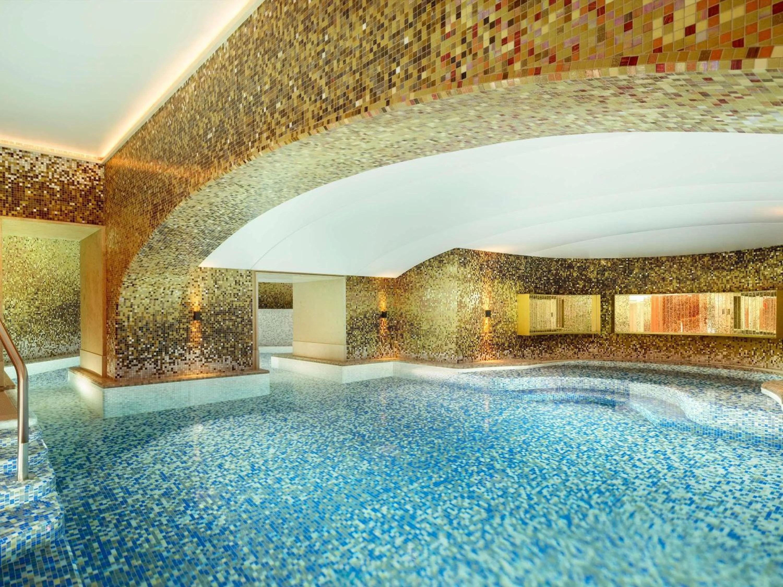 Property building in Raffles Europejski Warsaw