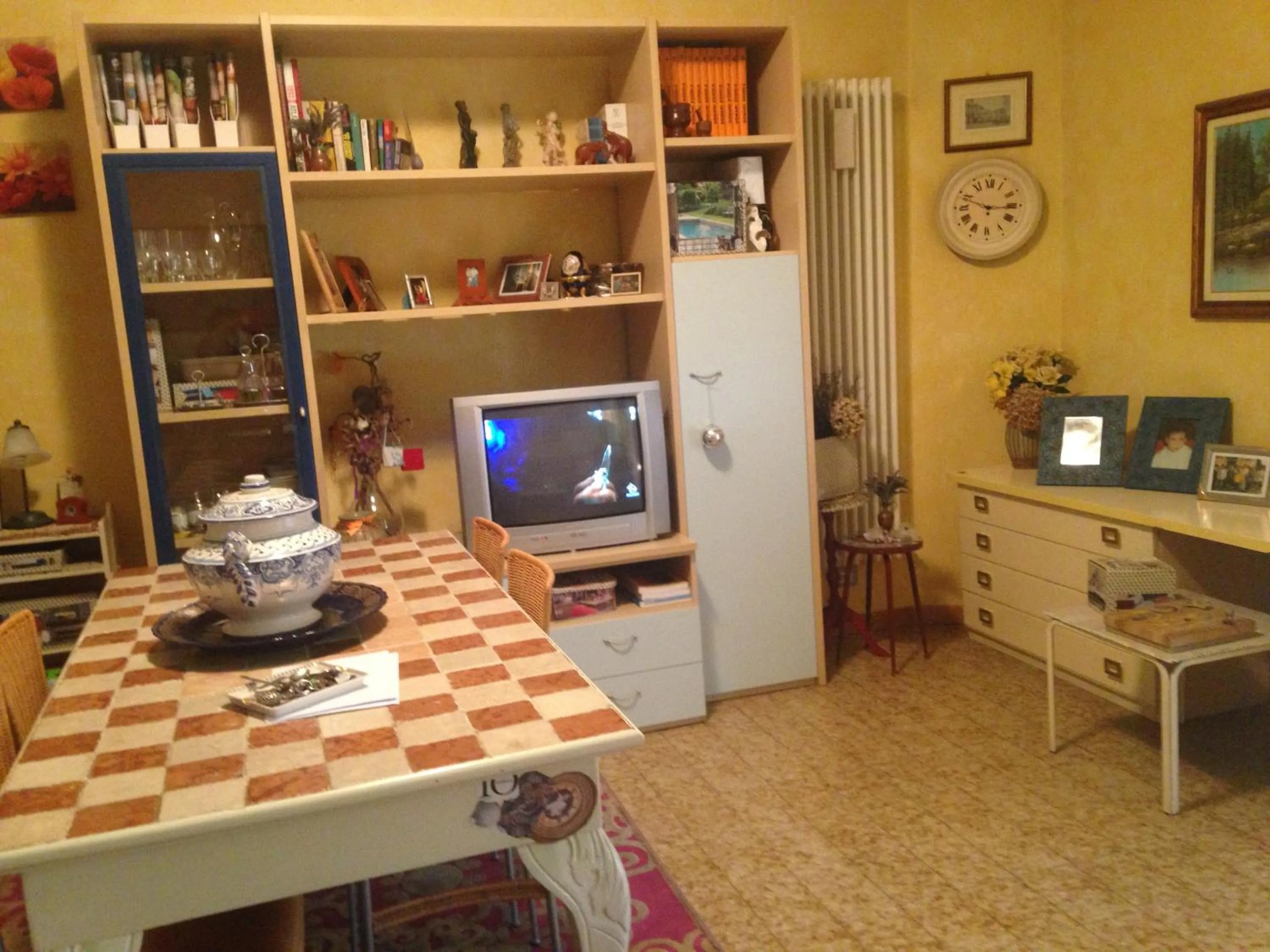 Communal lounge/ TV room in B & B Da Giusy