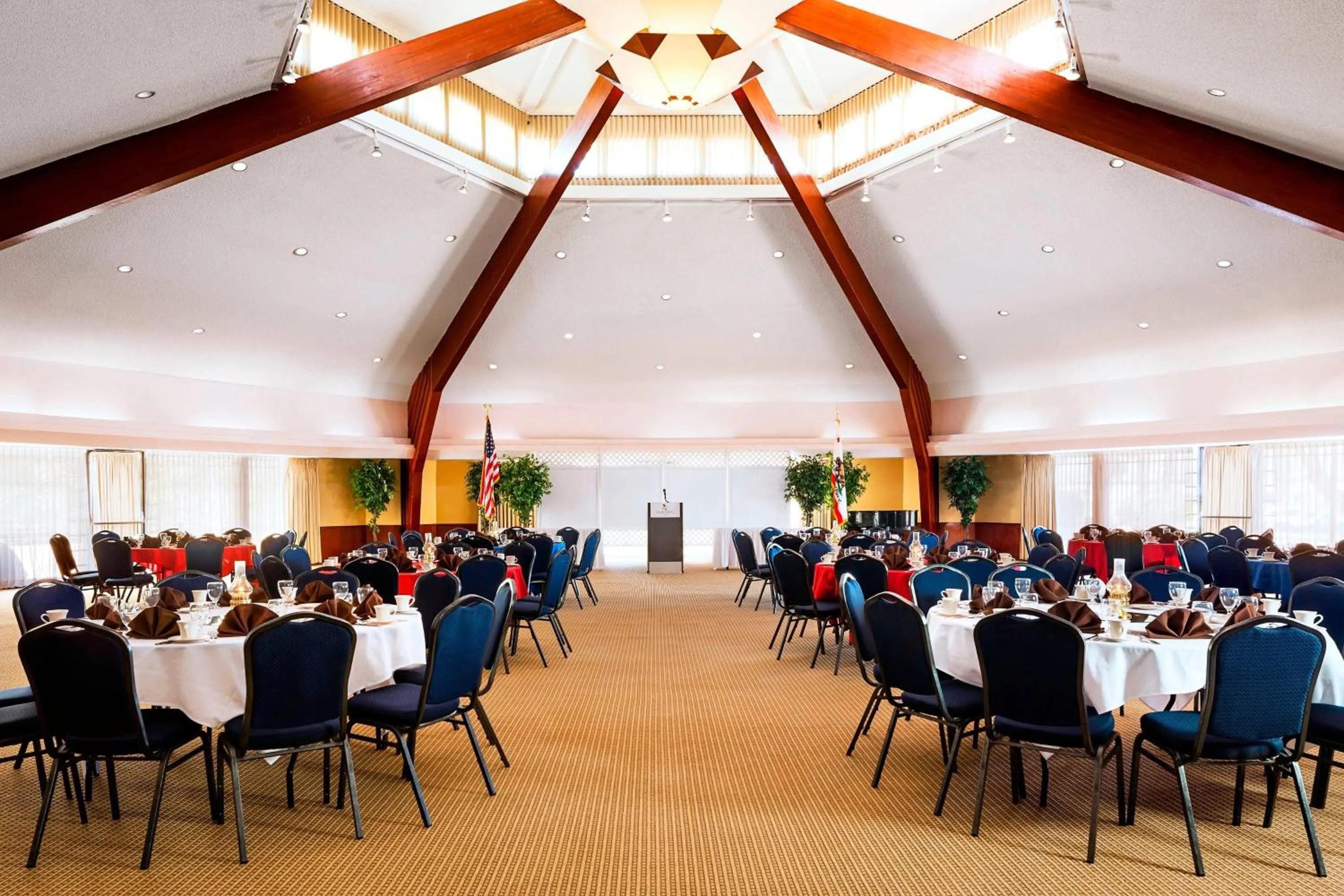 Meeting/conference room in Four Points by Sheraton Ventura Harbor Resort