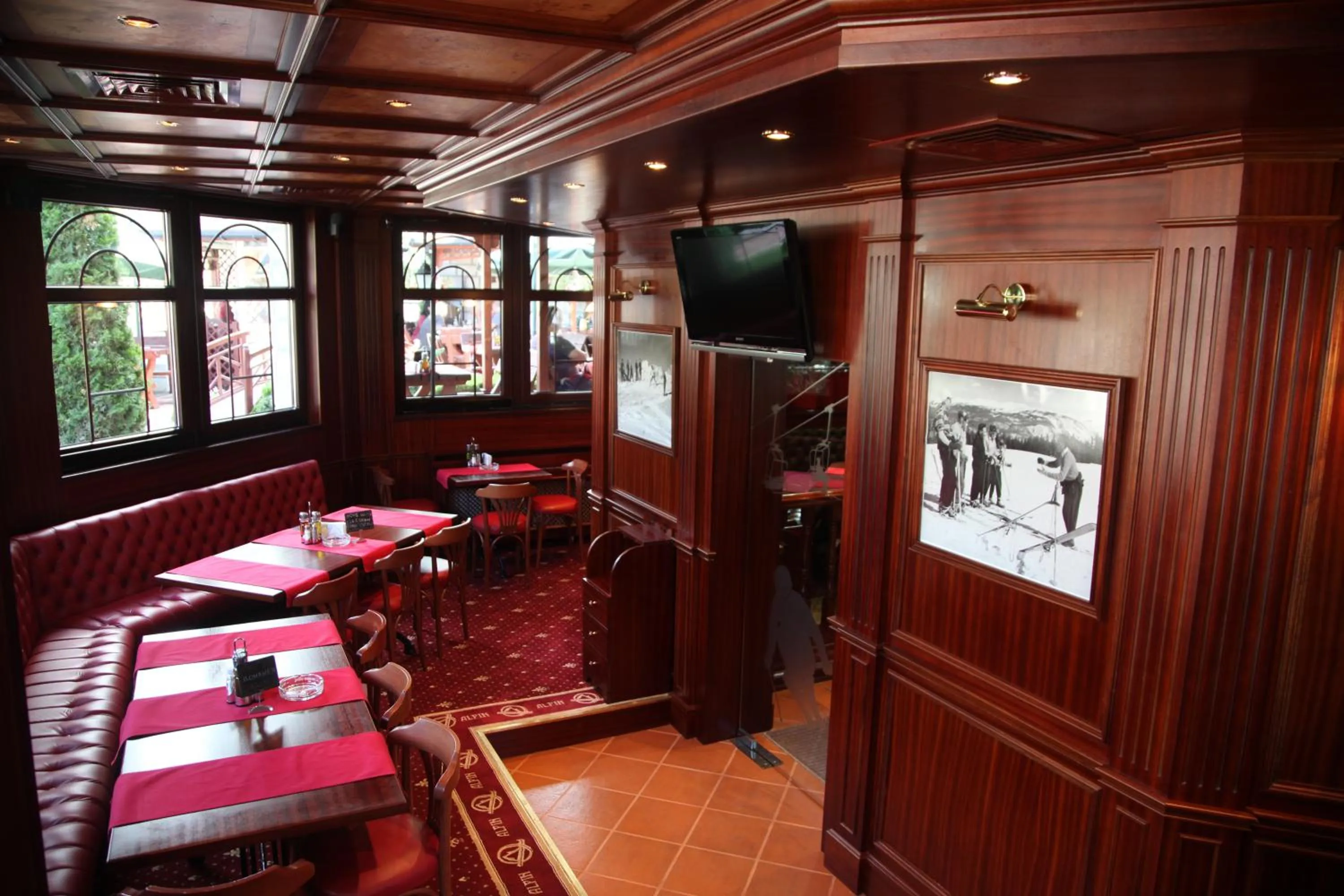 Restaurant/places to eat in Alpin Borovets, Алпин Боровец