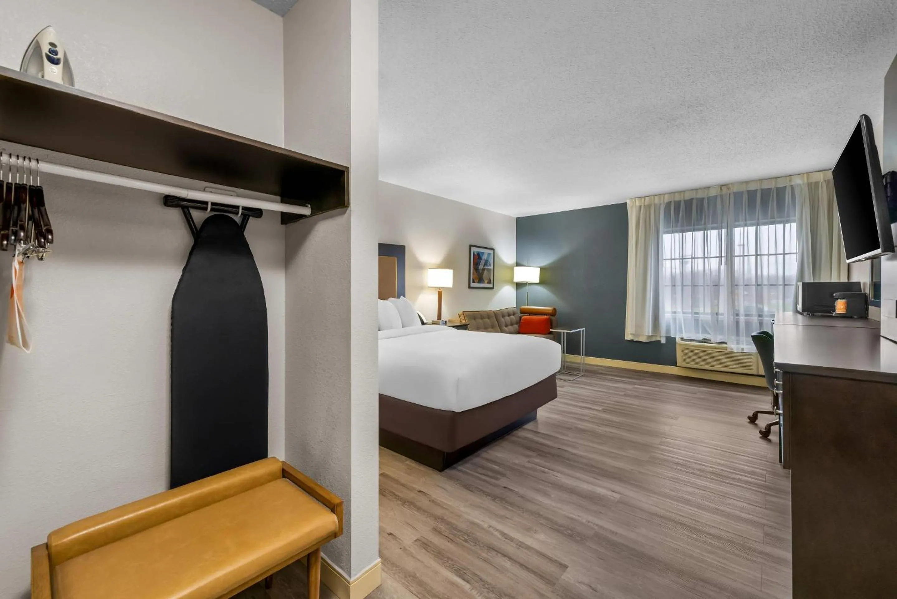 Bedroom, Bed in Quality Inn Brewerton - Syracuse Oneida Lake Area