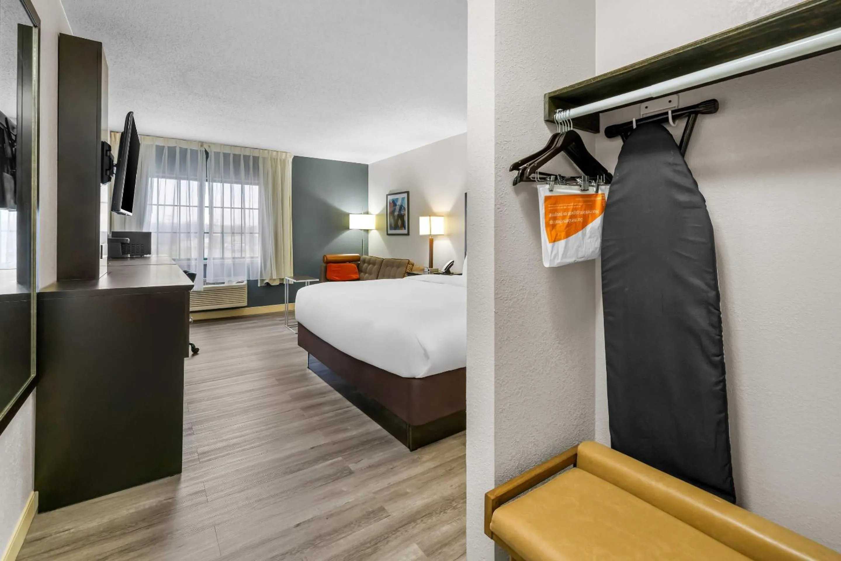 Bedroom, Bed in Quality Inn Brewerton - Syracuse Oneida Lake Area