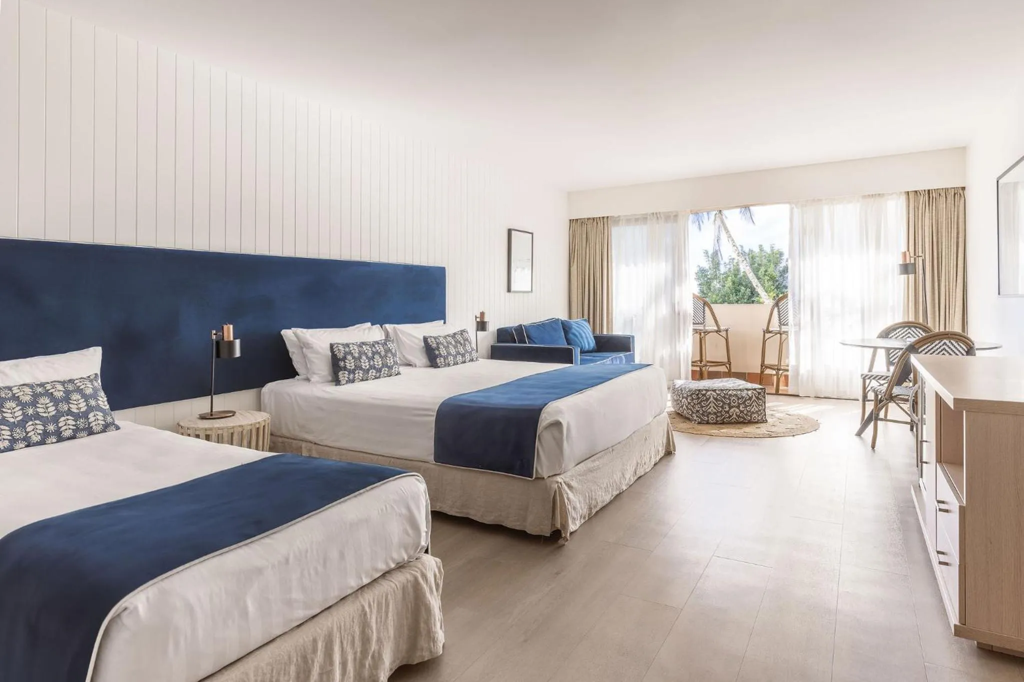 Coffee/tea facilities, Bed in Waves Byron Bay