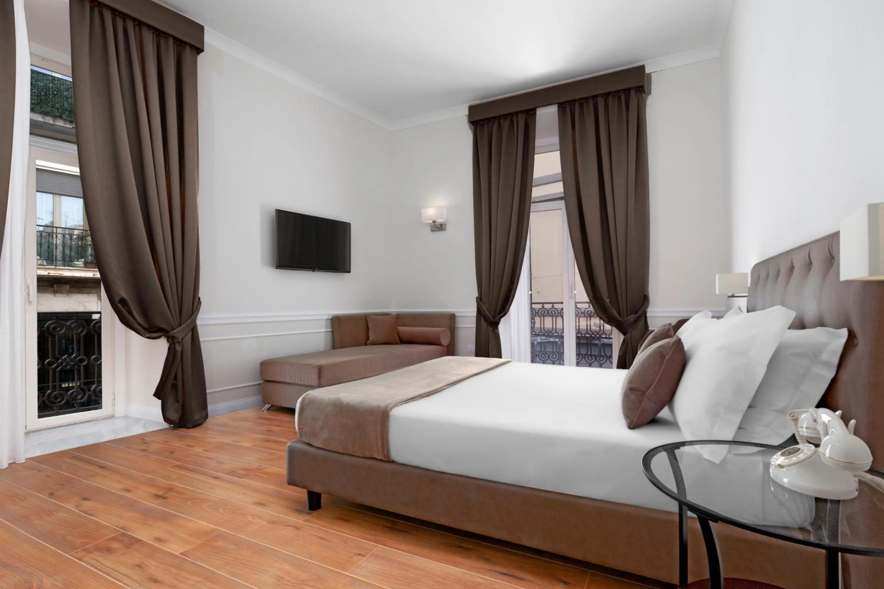 Bedroom, Bed in La Fontanina Suites