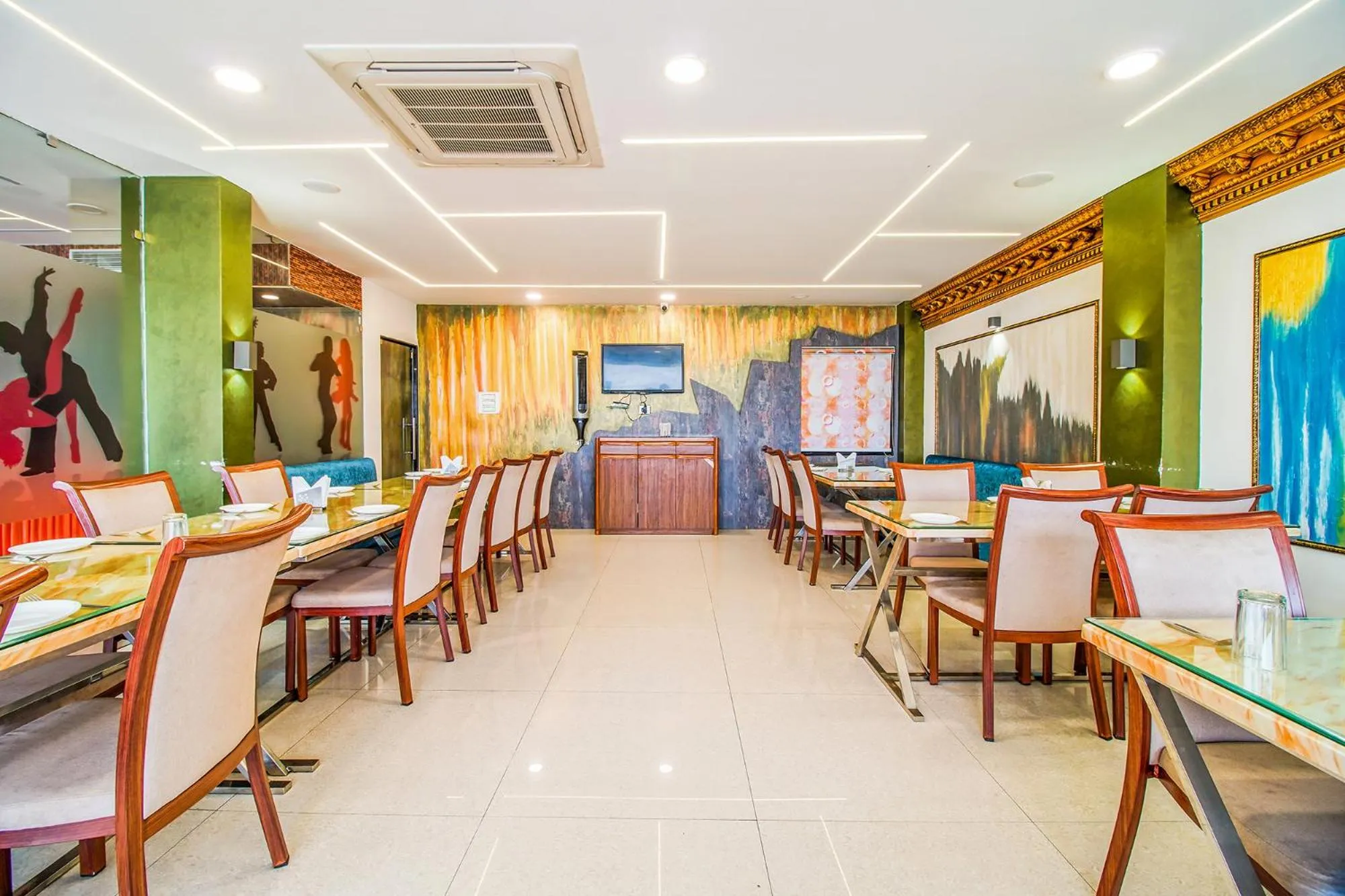 Restaurant/Places to Eat in FabHotel Eleven Heights