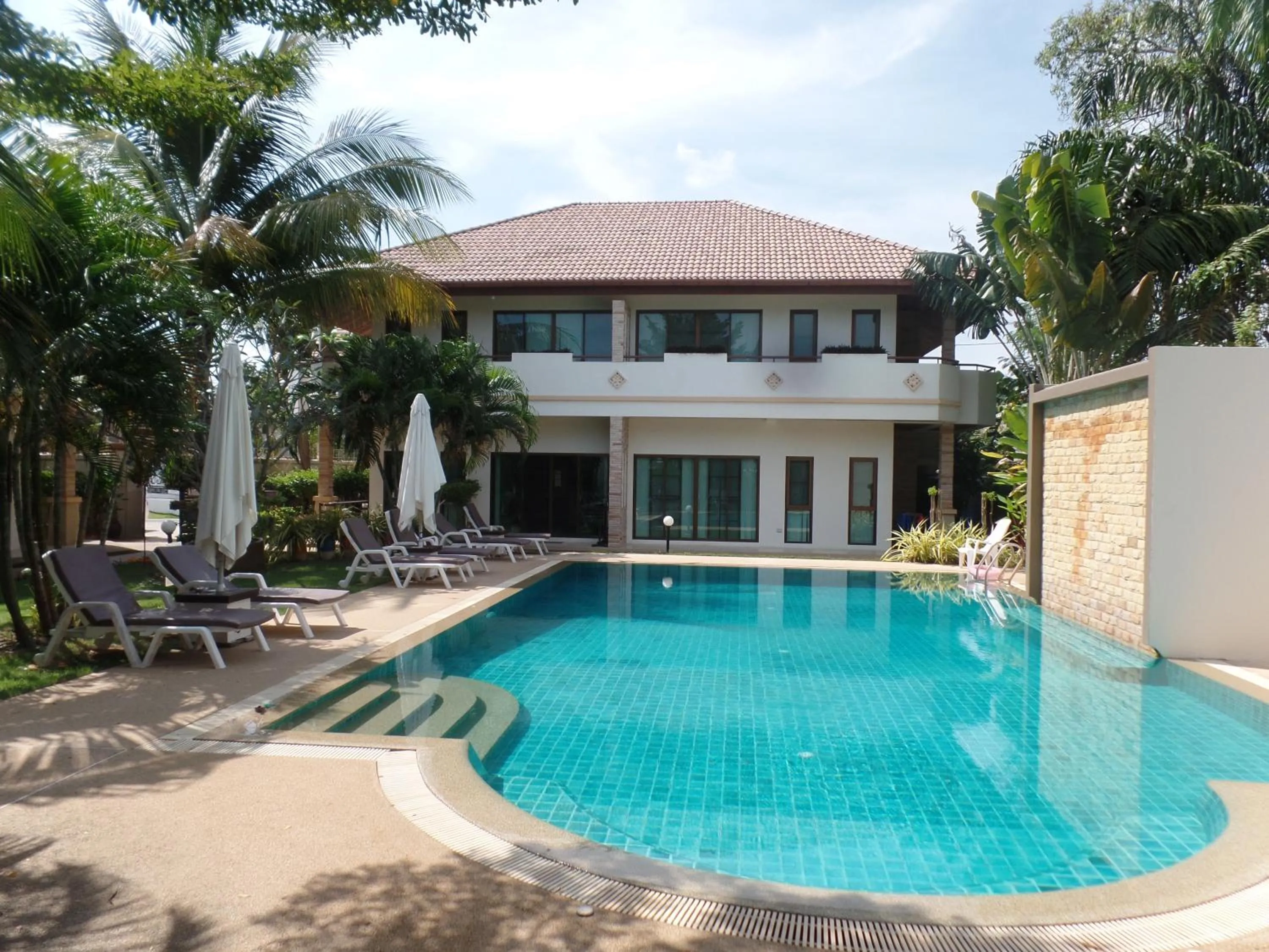 Swimming pool in Babylon Pool Villas