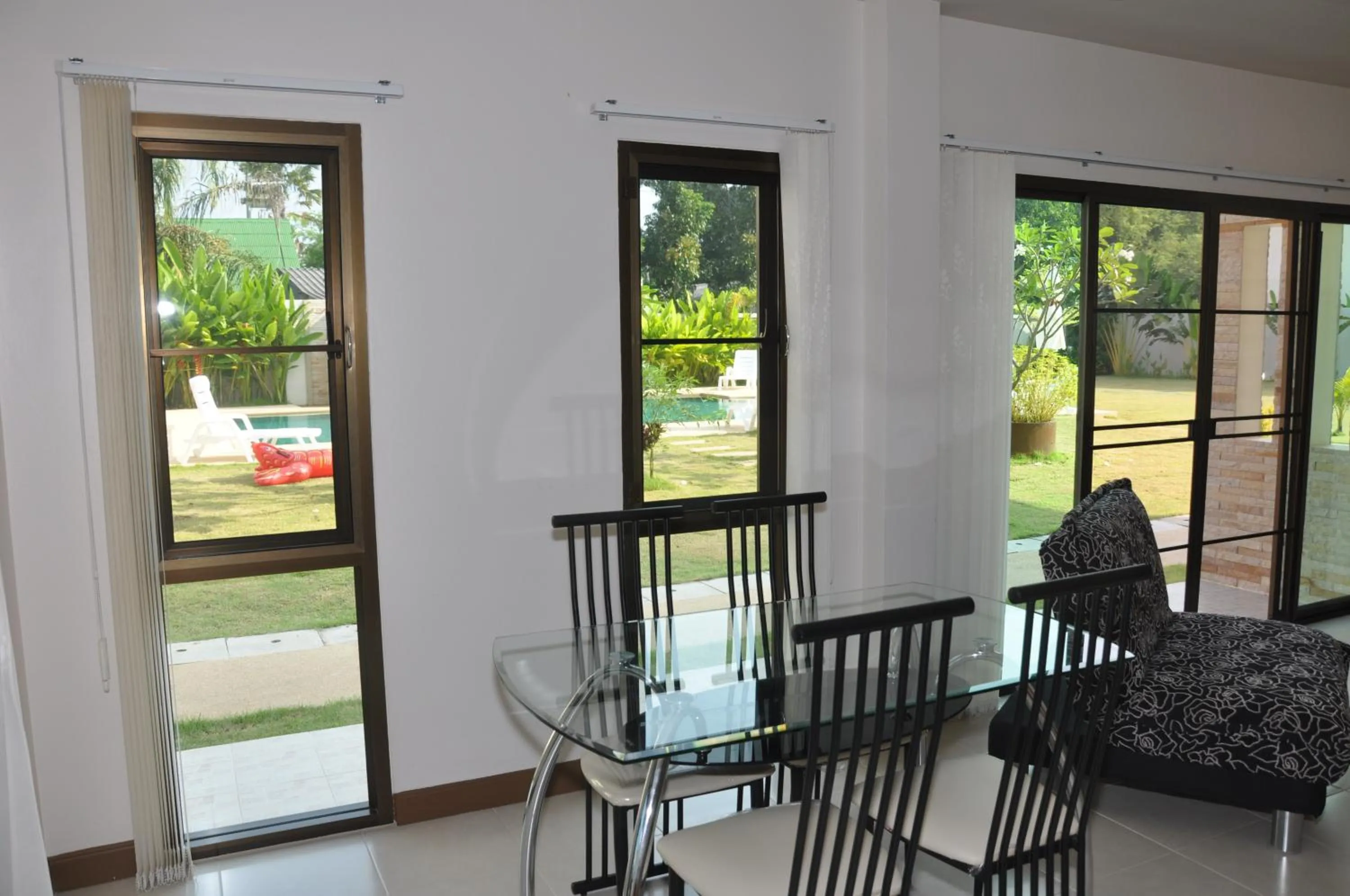 Dining area in Babylon Pool Villas