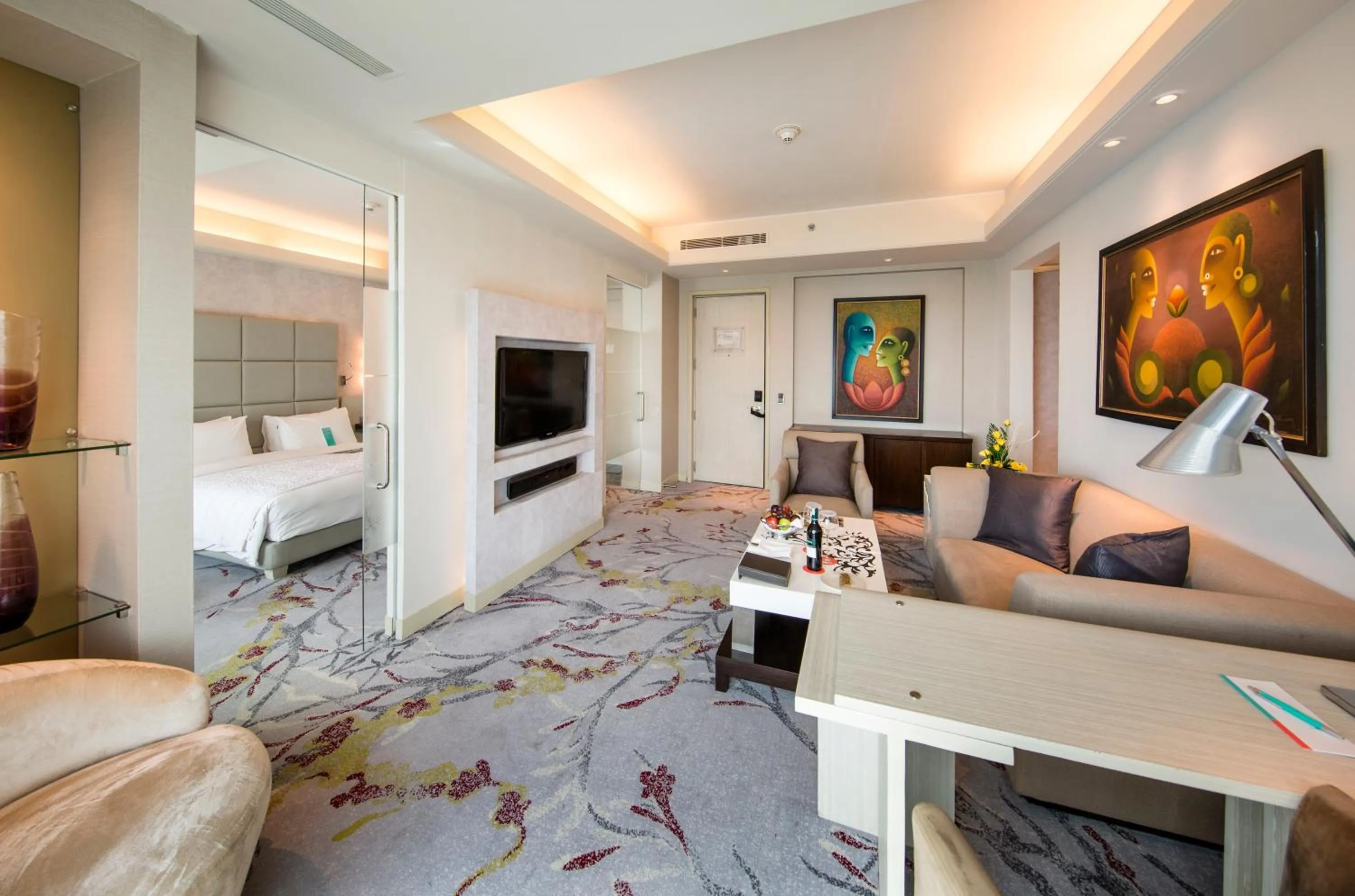 Bed in Le Meridien Gurgaon, Delhi NCR