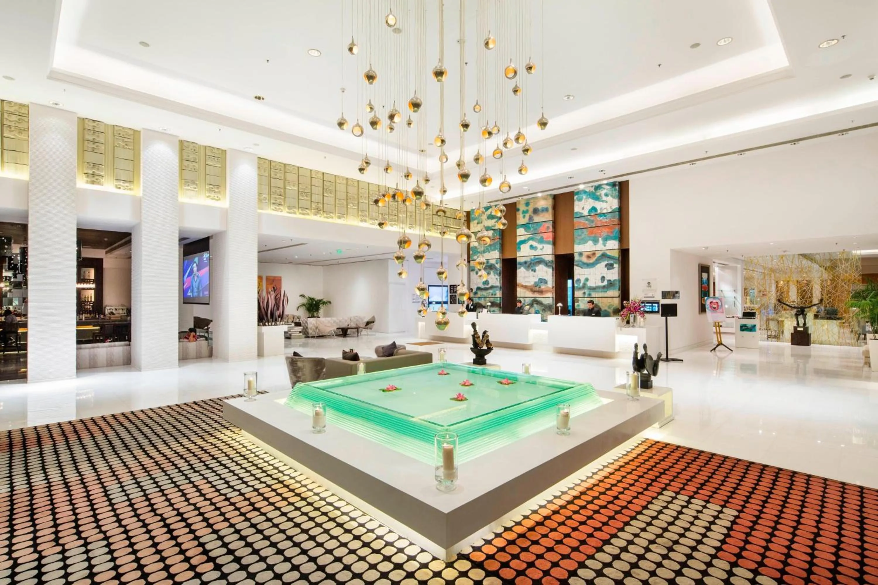 Lobby or reception in Le Meridien Gurgaon, Delhi NCR