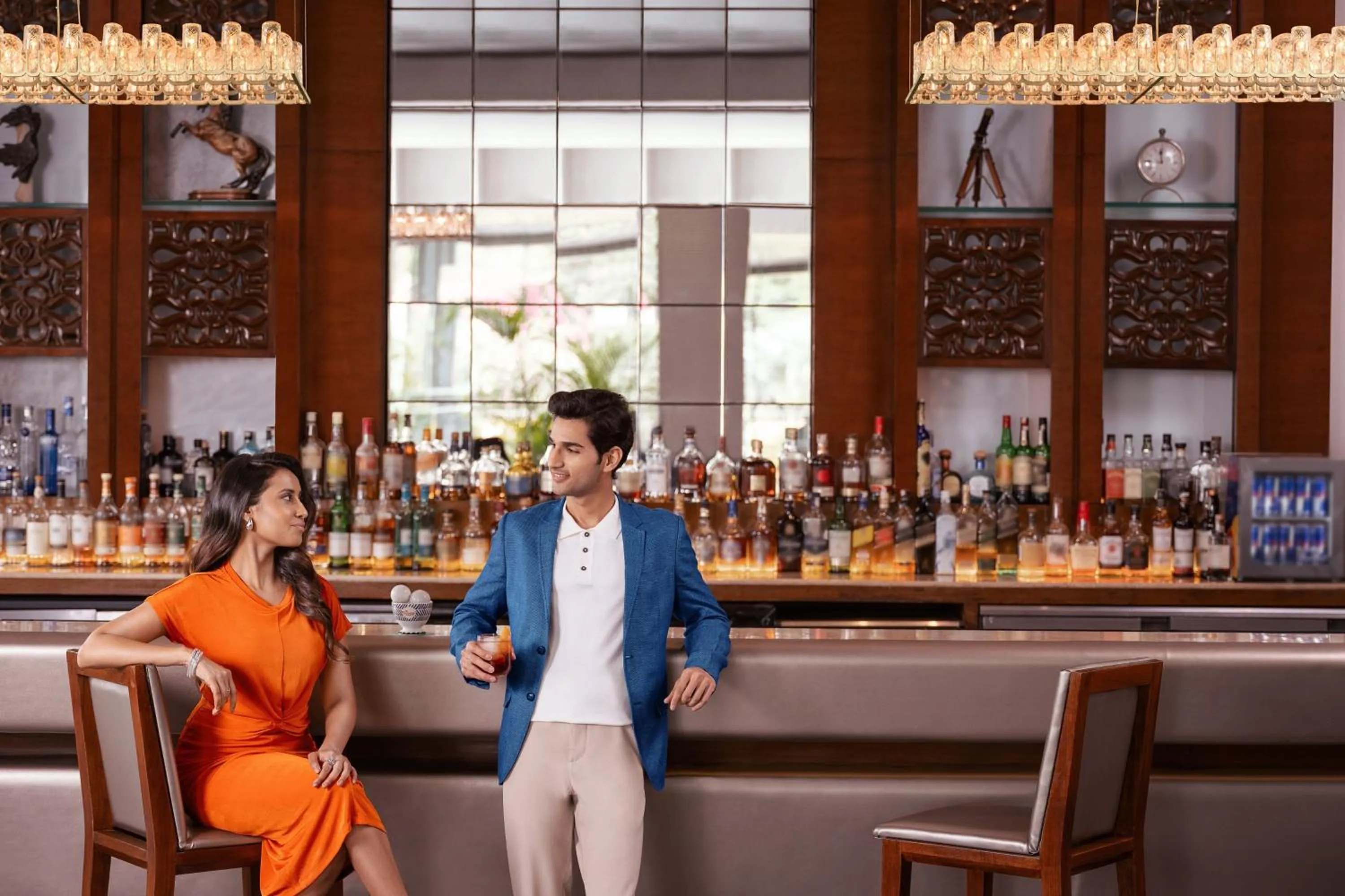 Lounge or bar in Le Meridien Gurgaon, Delhi NCR