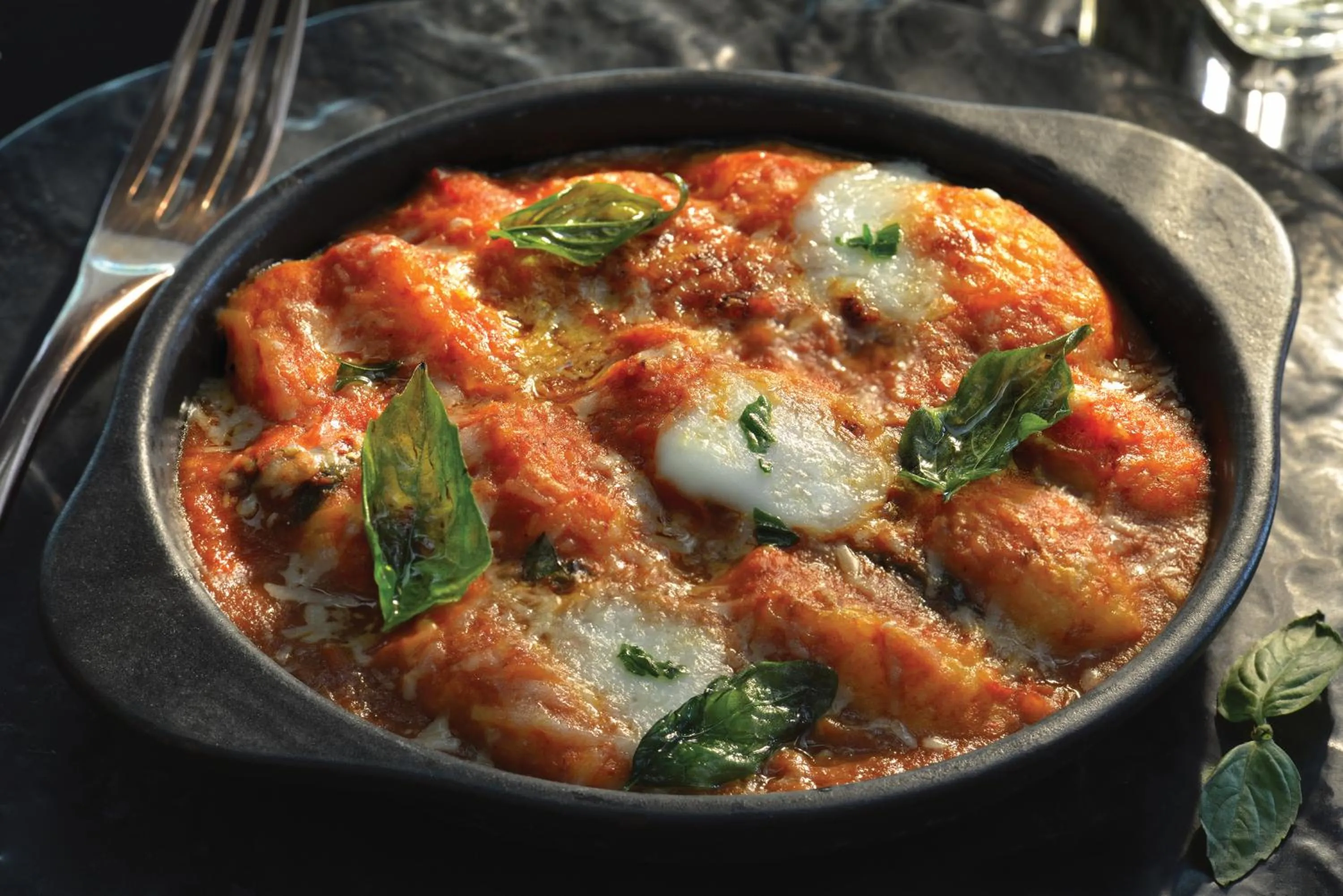 Restaurant/places to eat in Le Meridien Gurgaon, Delhi NCR