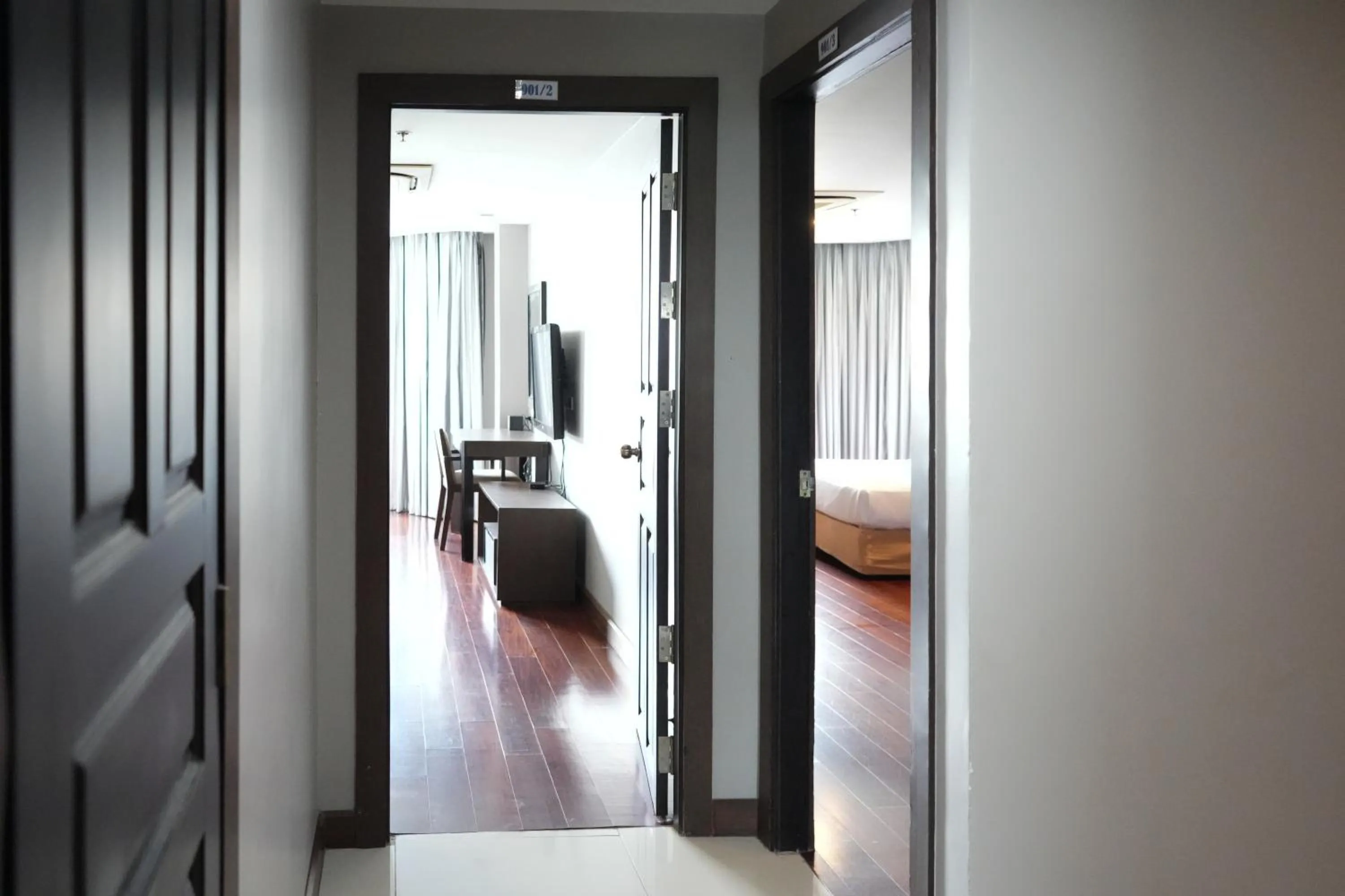 Bed in Royal Suite Hotel Bangkok