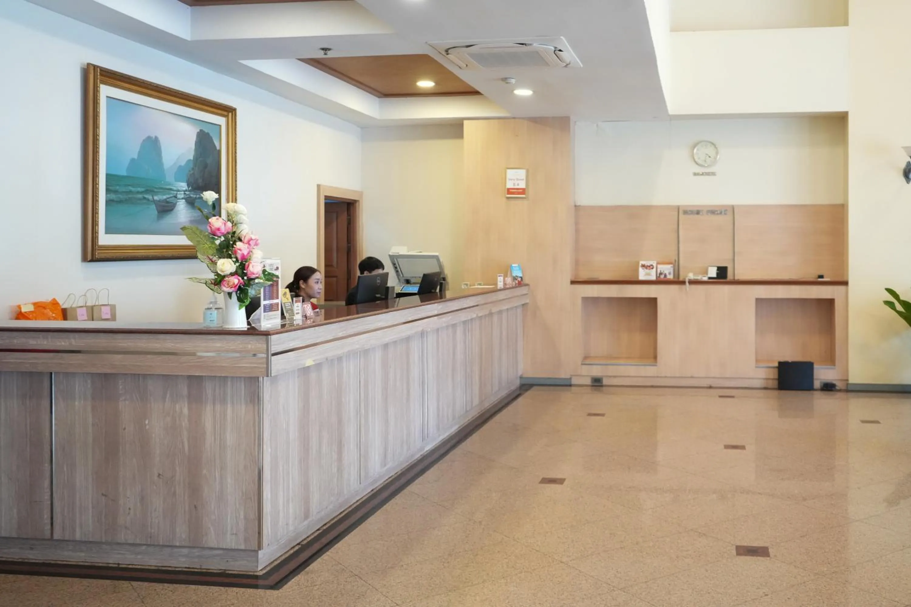 Lobby or reception in Royal Suite Hotel Bangkok