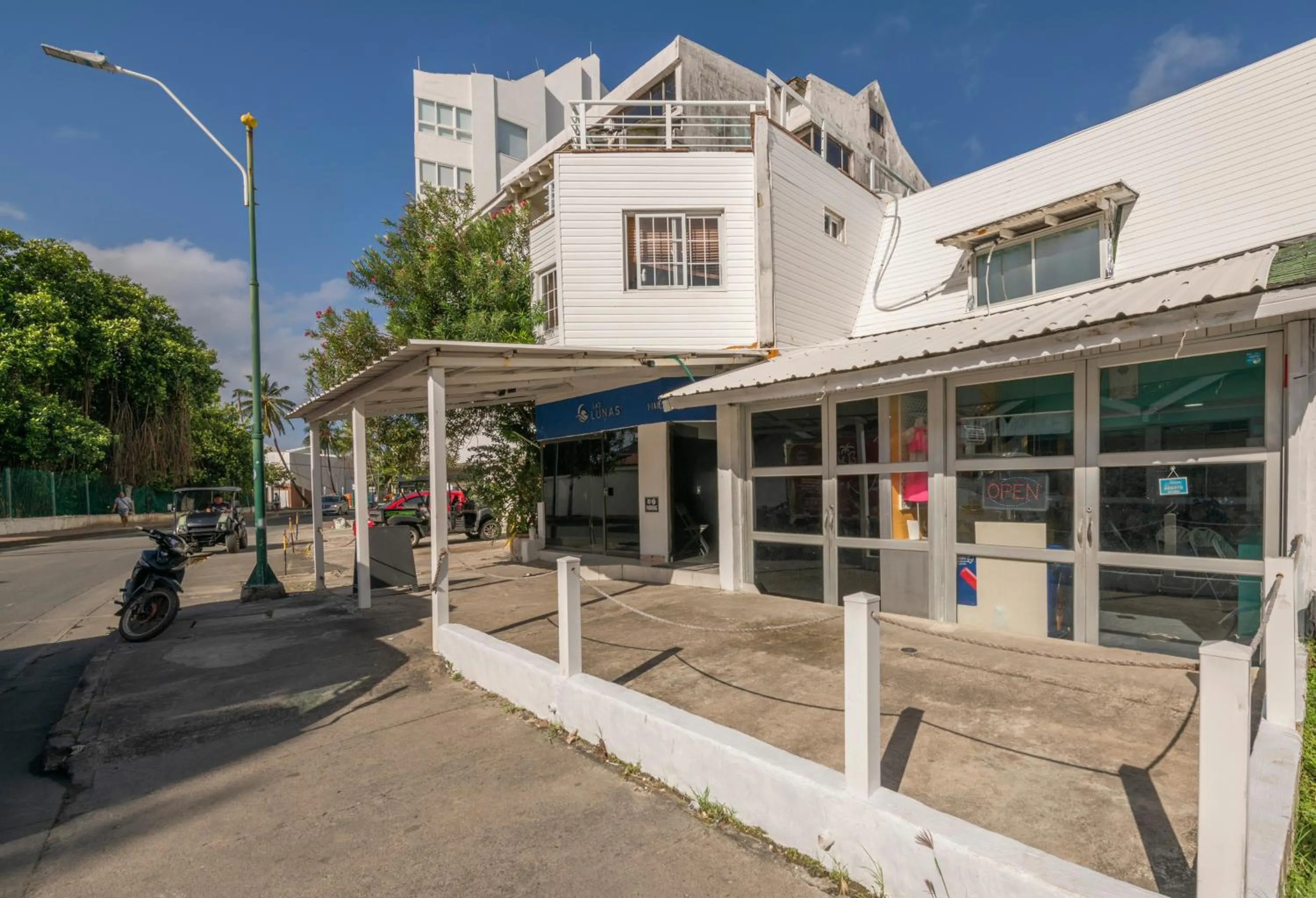 Property building in Hotel Las Lunas