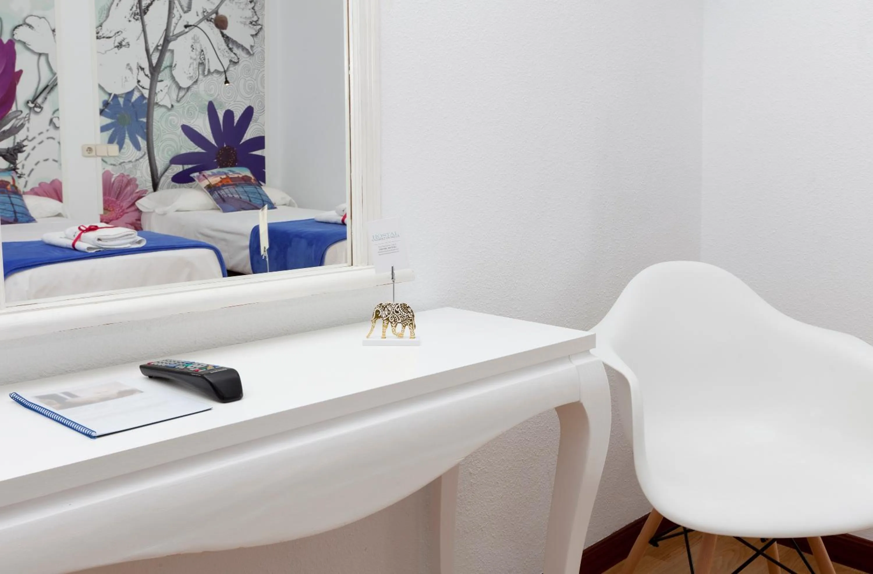 Decorative detail in Vázquez de Mella Gran Vía