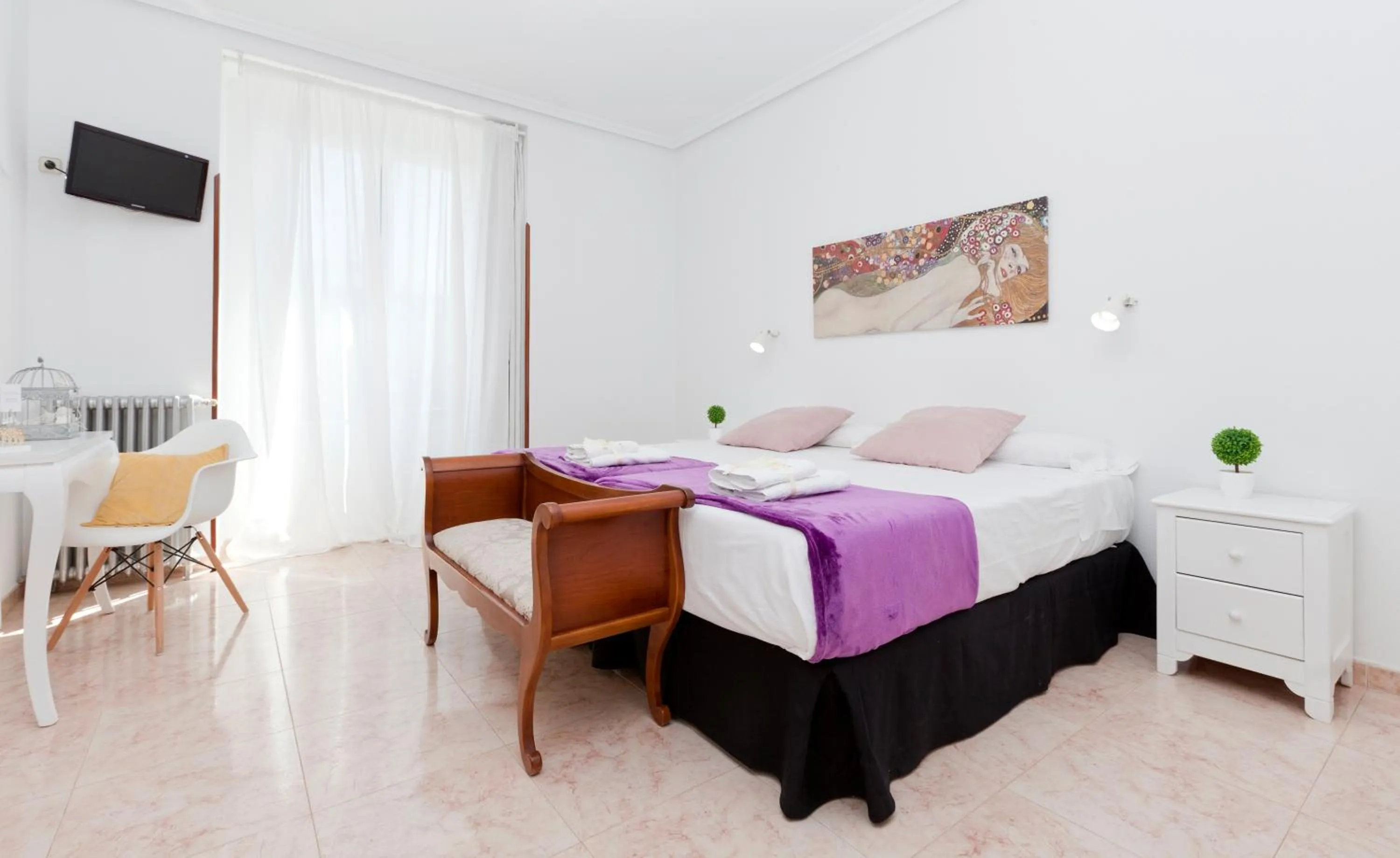 Bedroom, Bed in Vázquez de Mella Gran Vía