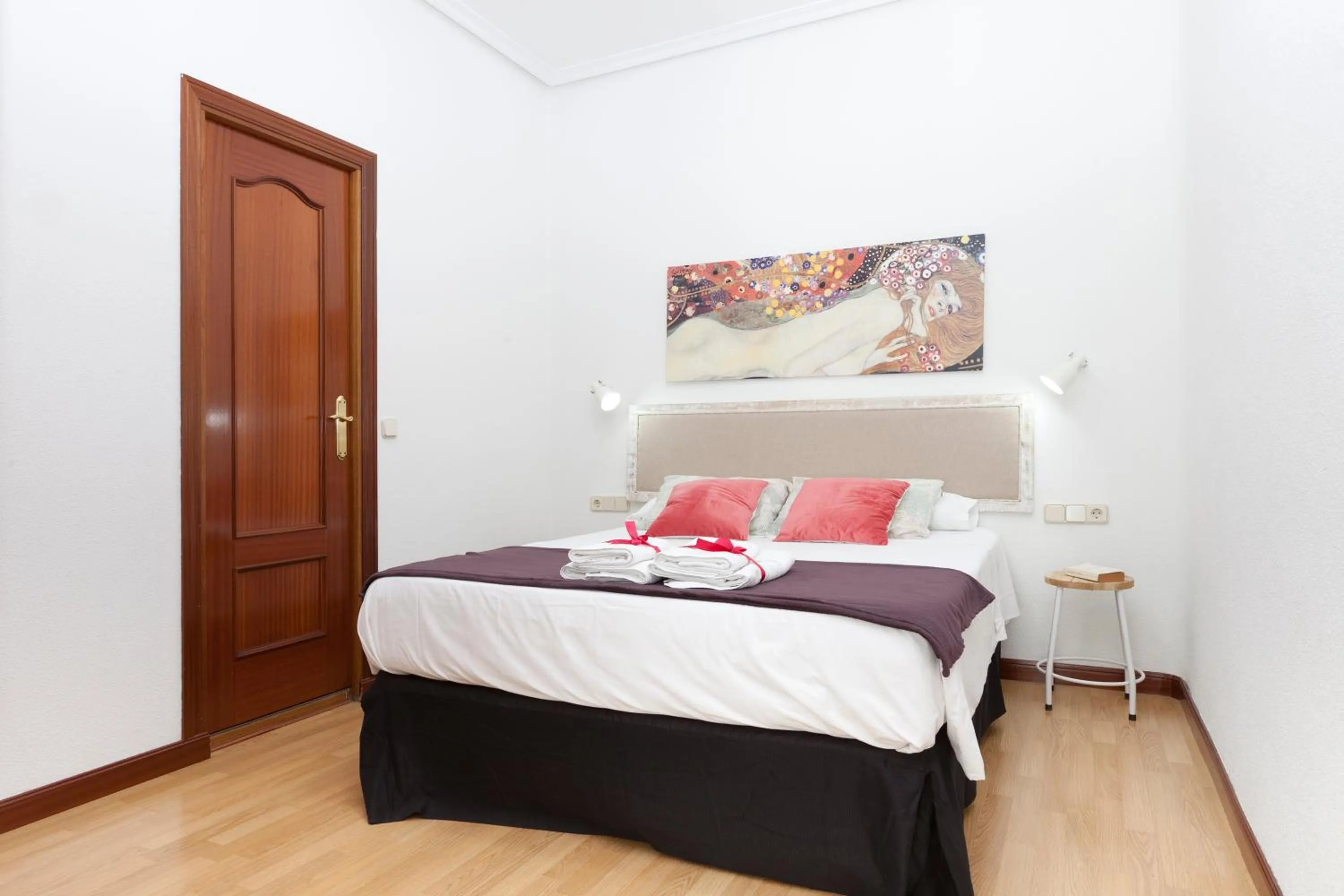 Bedroom, Bed in Vázquez de Mella Gran Vía