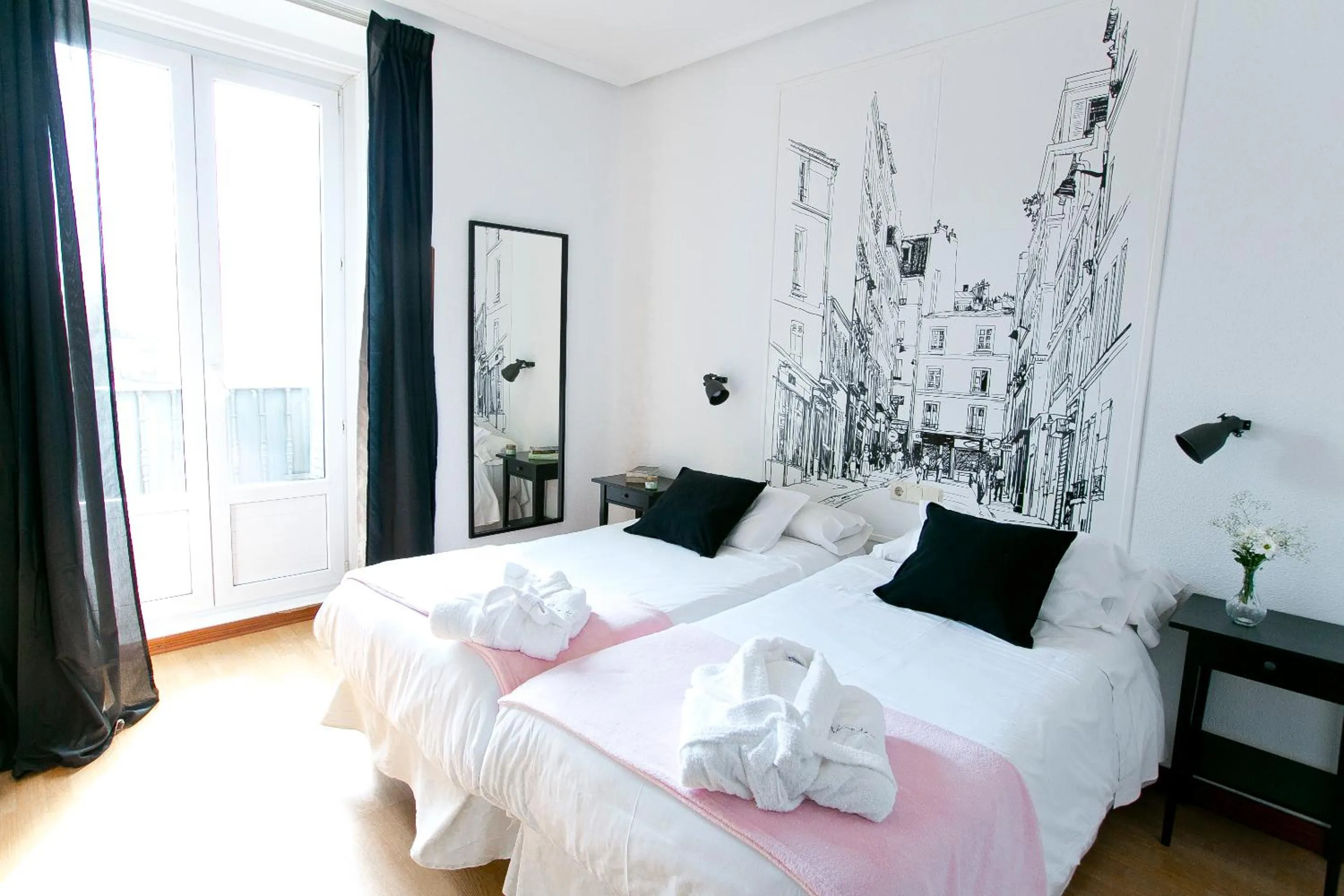 Bedroom, Bed in Vázquez de Mella Gran Vía