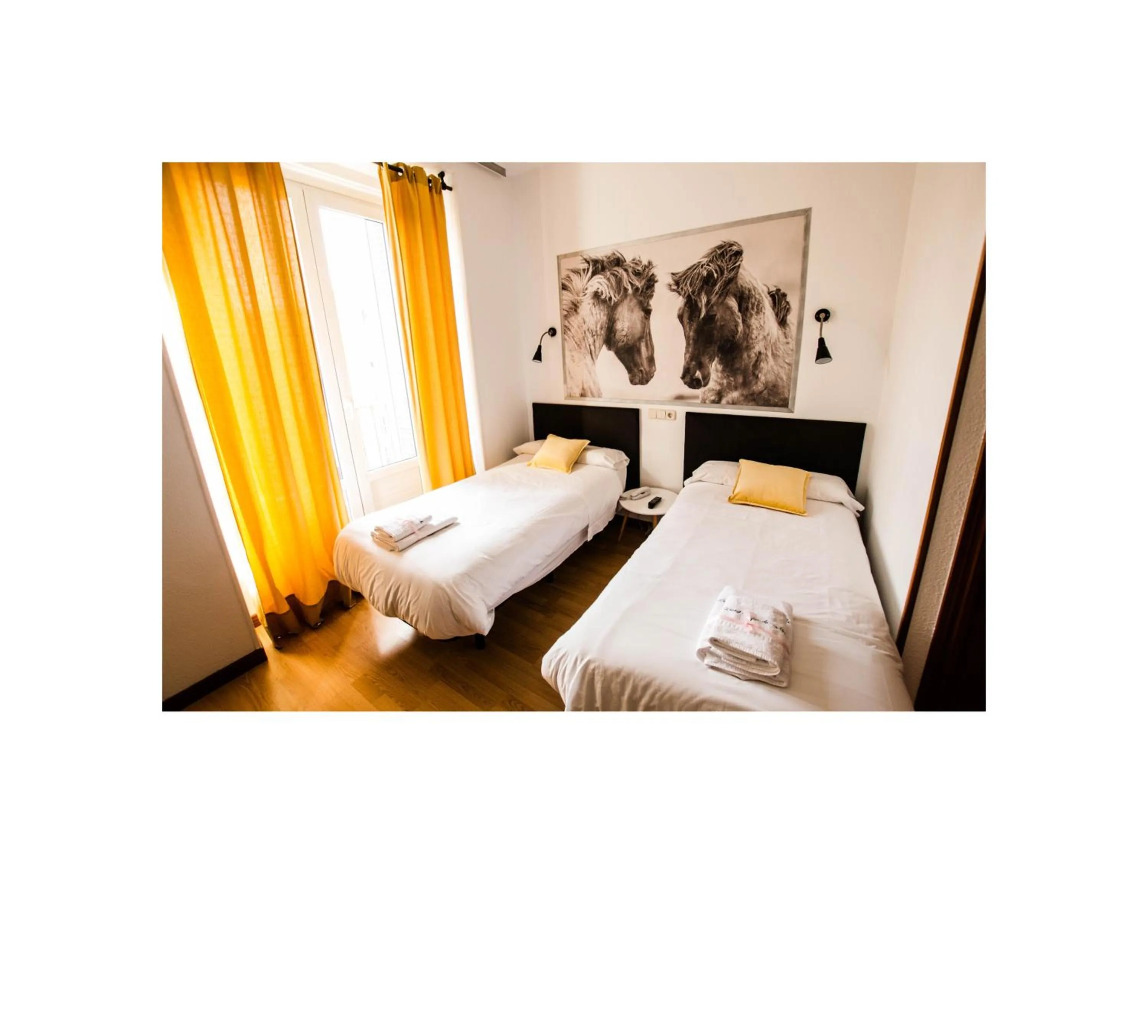 Bedroom, Bed in Vázquez de Mella Gran Vía