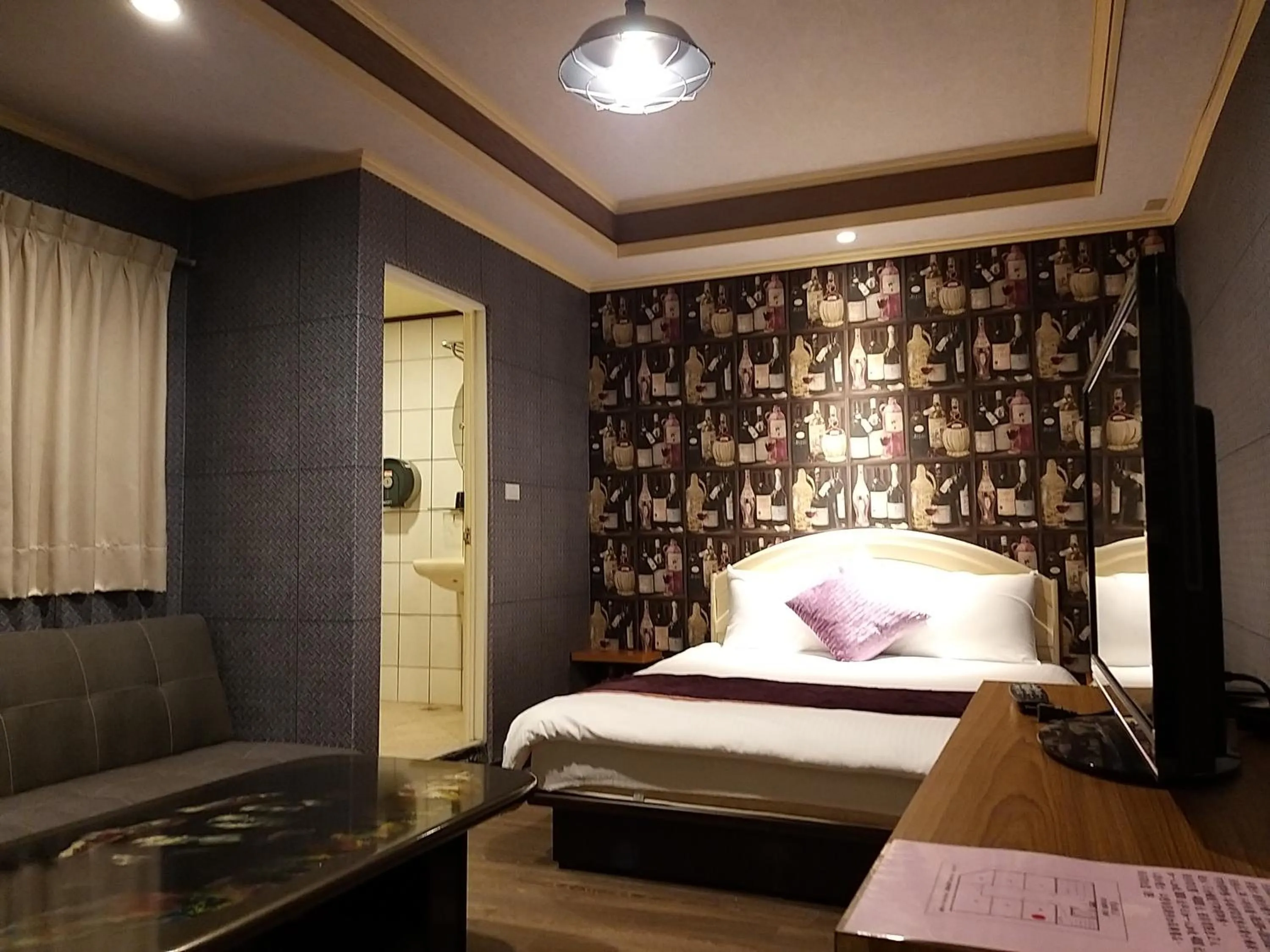 Photo of the whole room, Bed in Guan Lun Hotel
