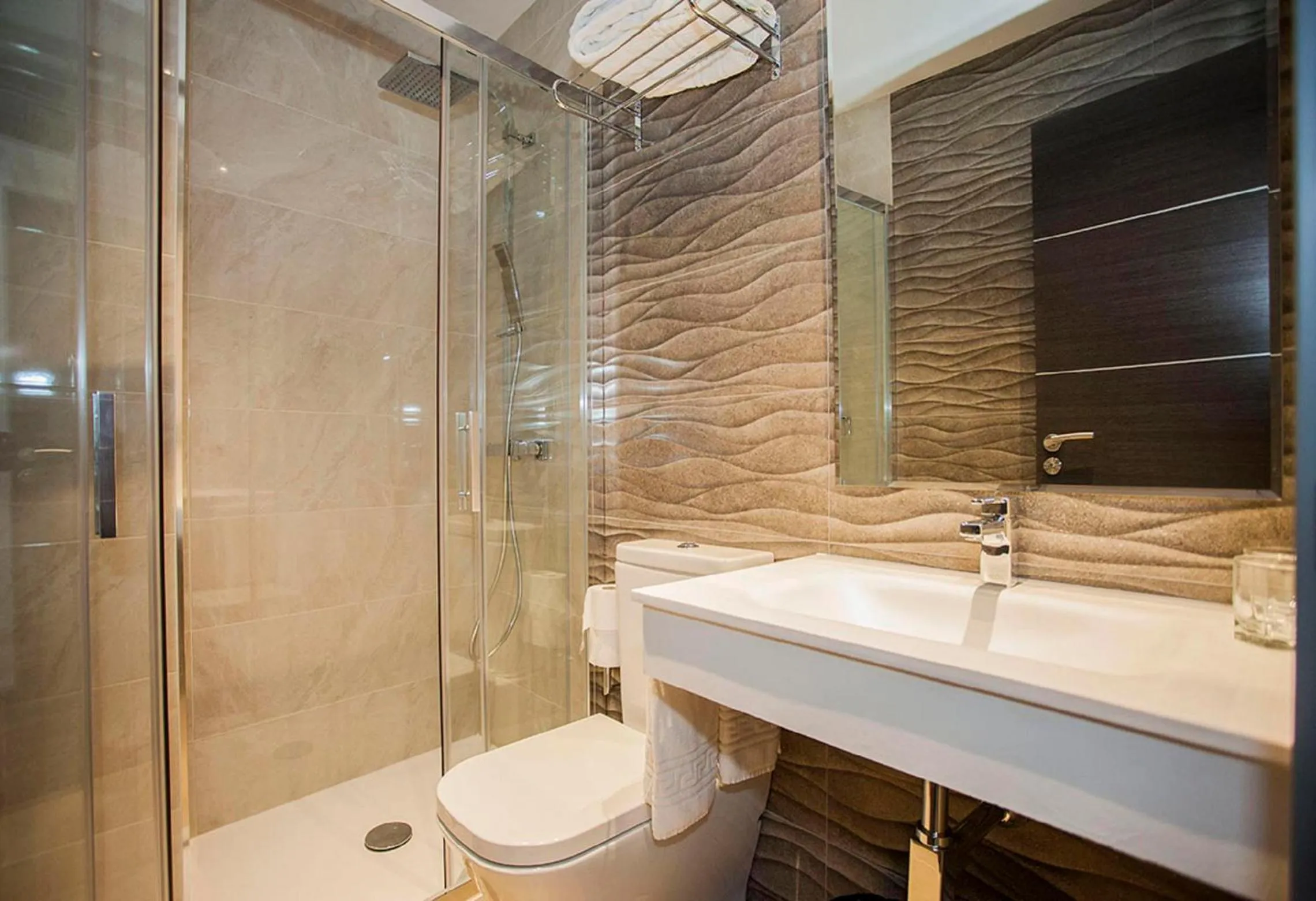 Bathroom in Hostal Barcelona