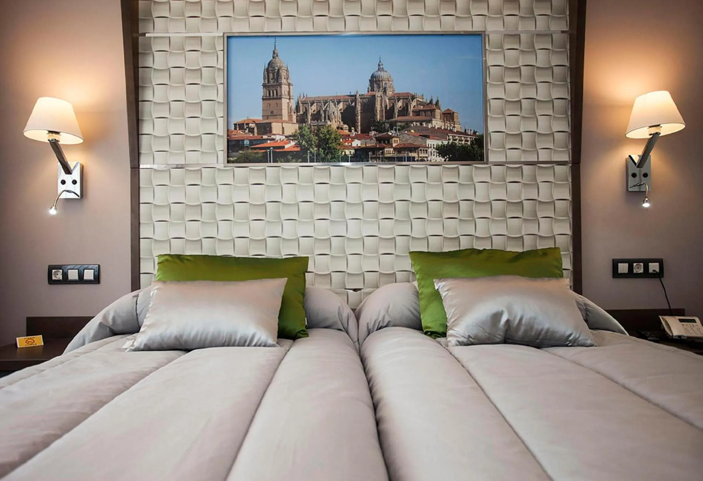 Bed in Hostal Barcelona