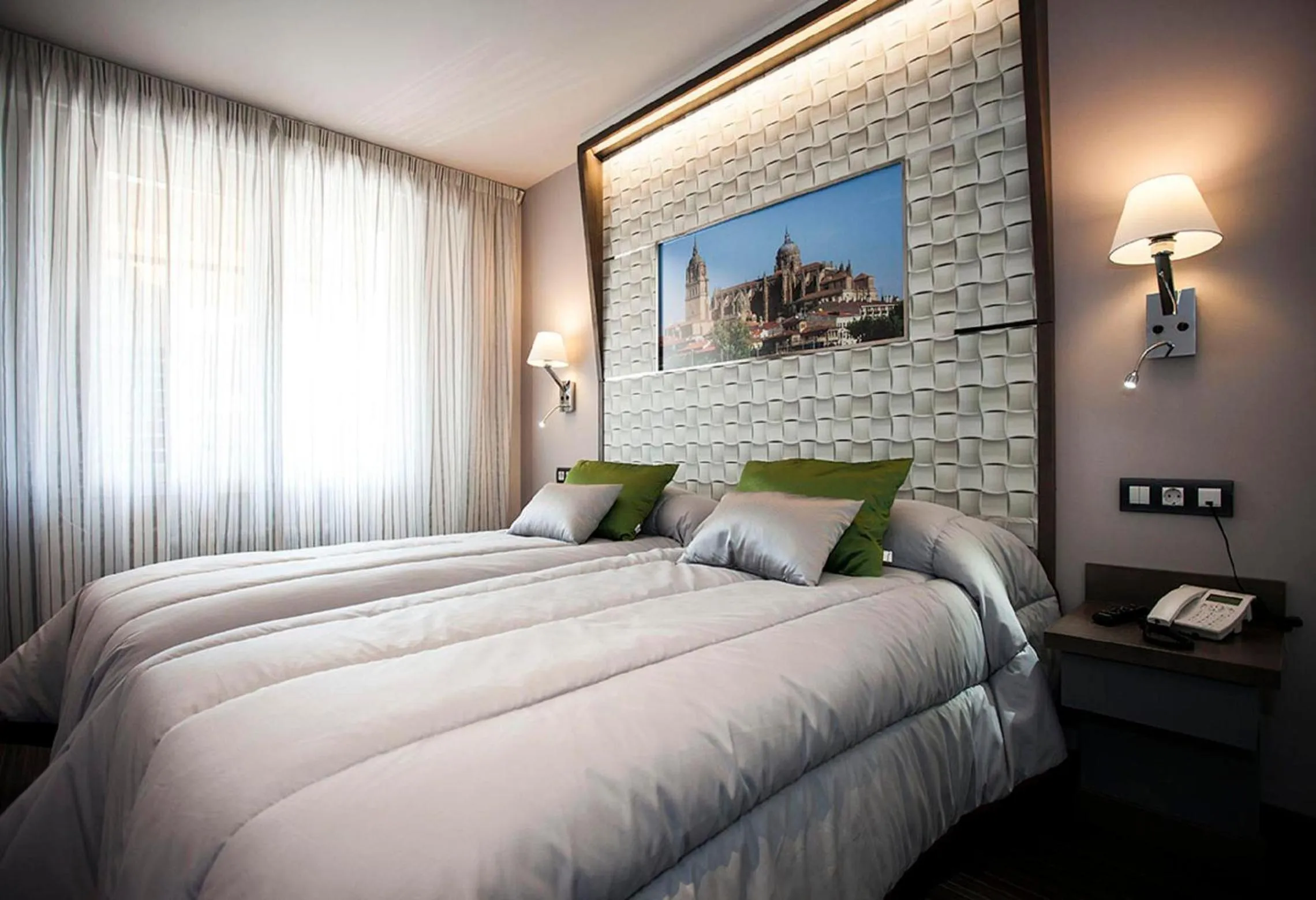 Photo of the whole room, Bed in Hostal Barcelona