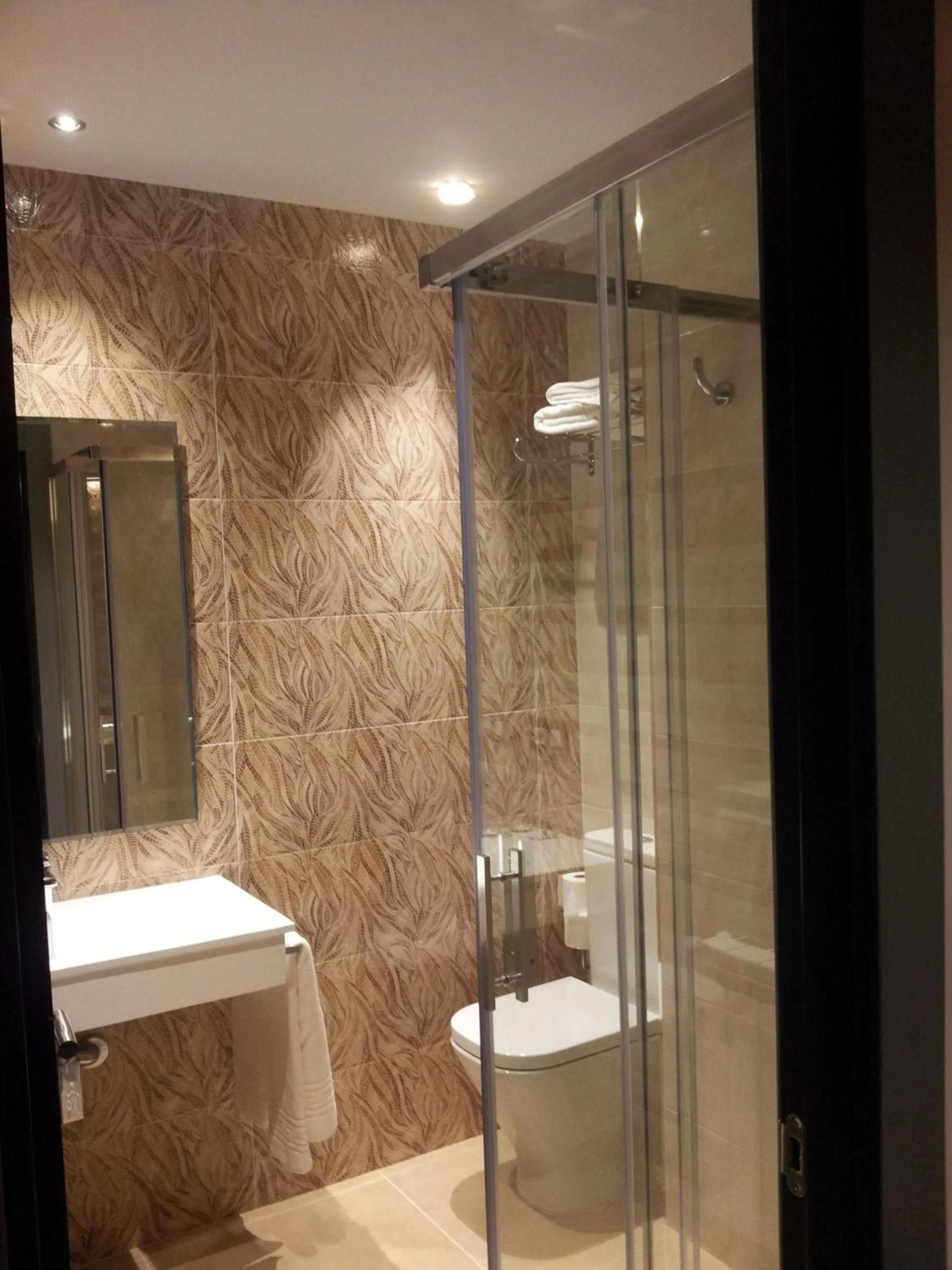 Bathroom in Hostal Barcelona