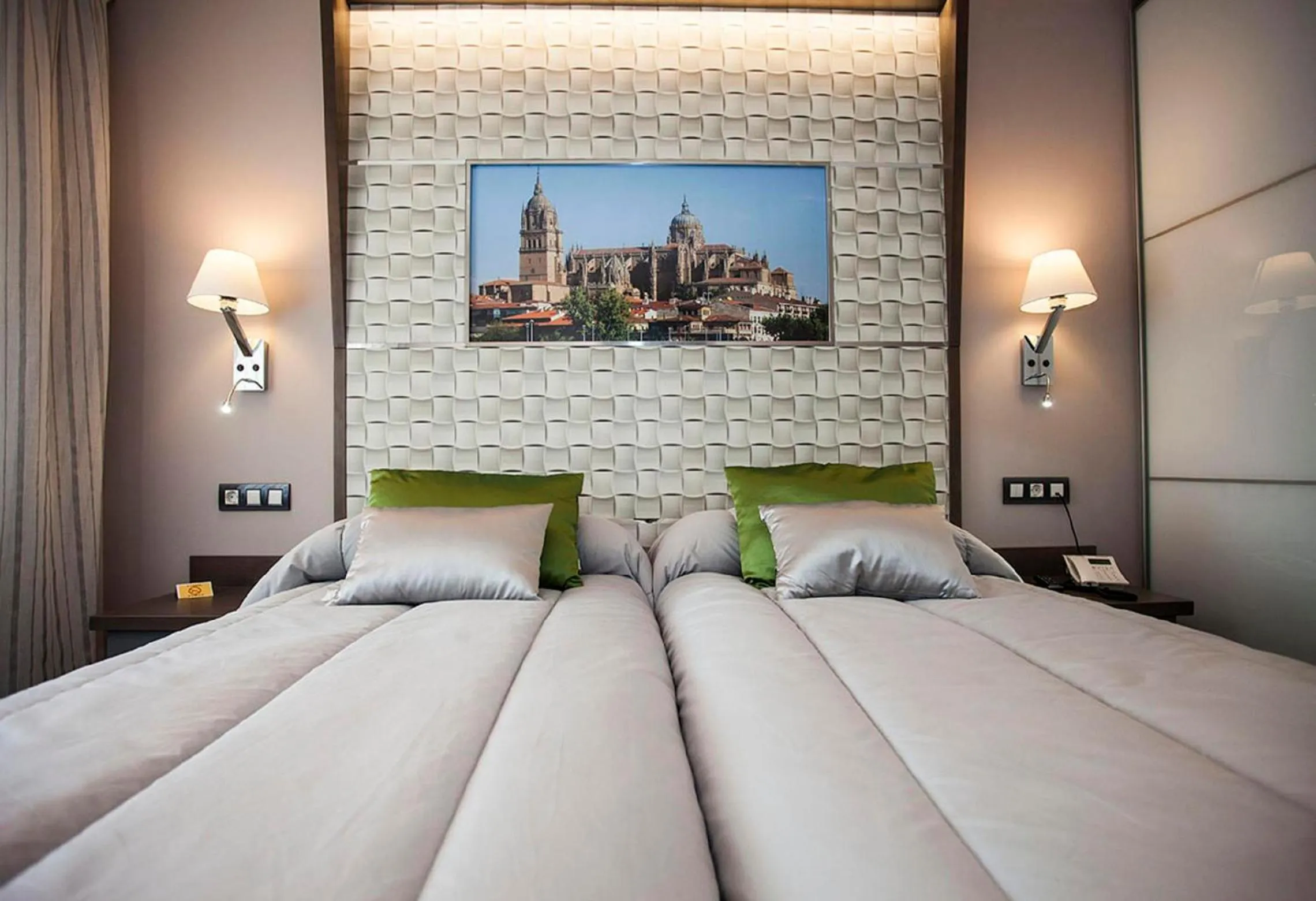 Bed in Hostal Barcelona