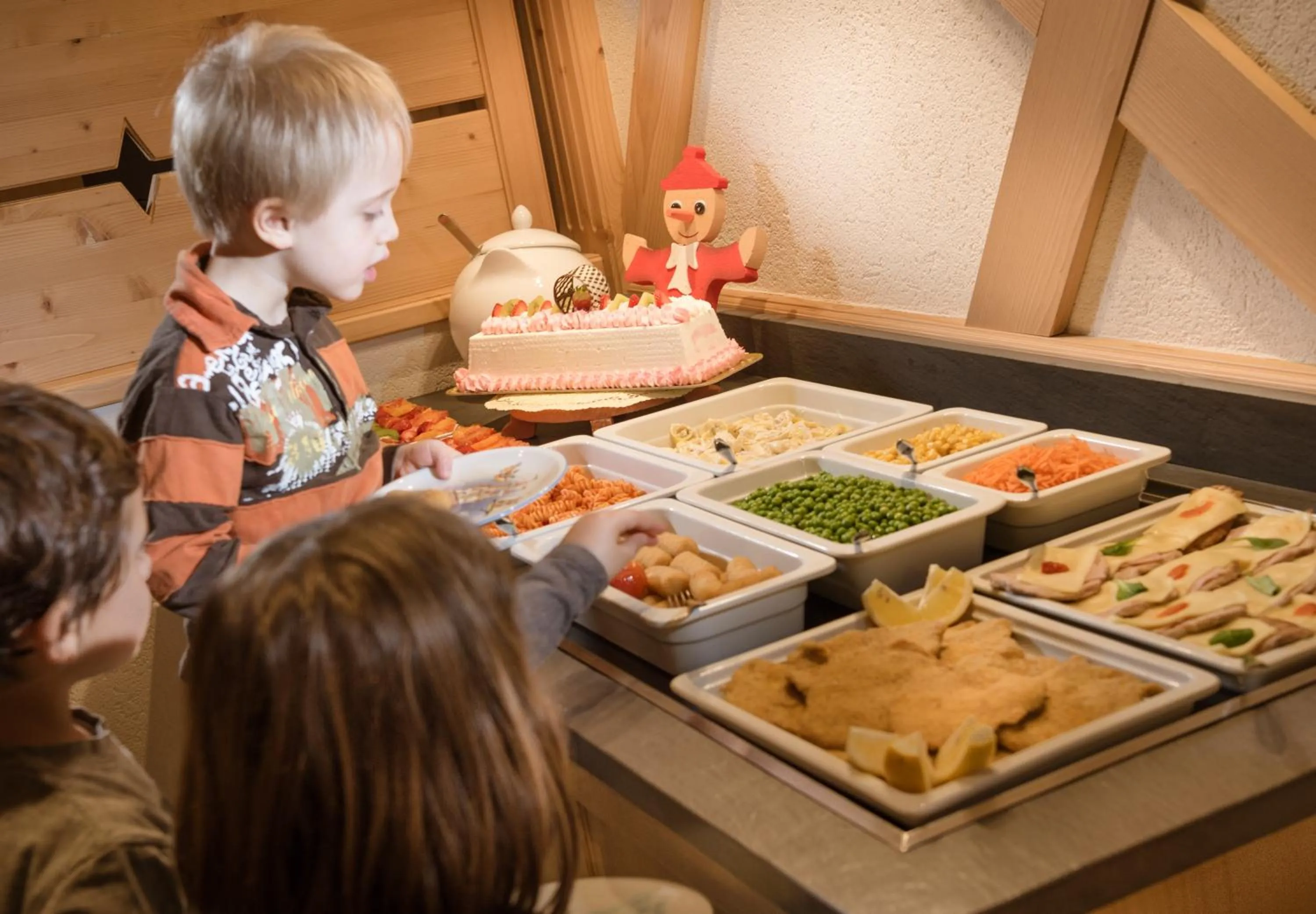 Food and drinks in Family Hotel Serena