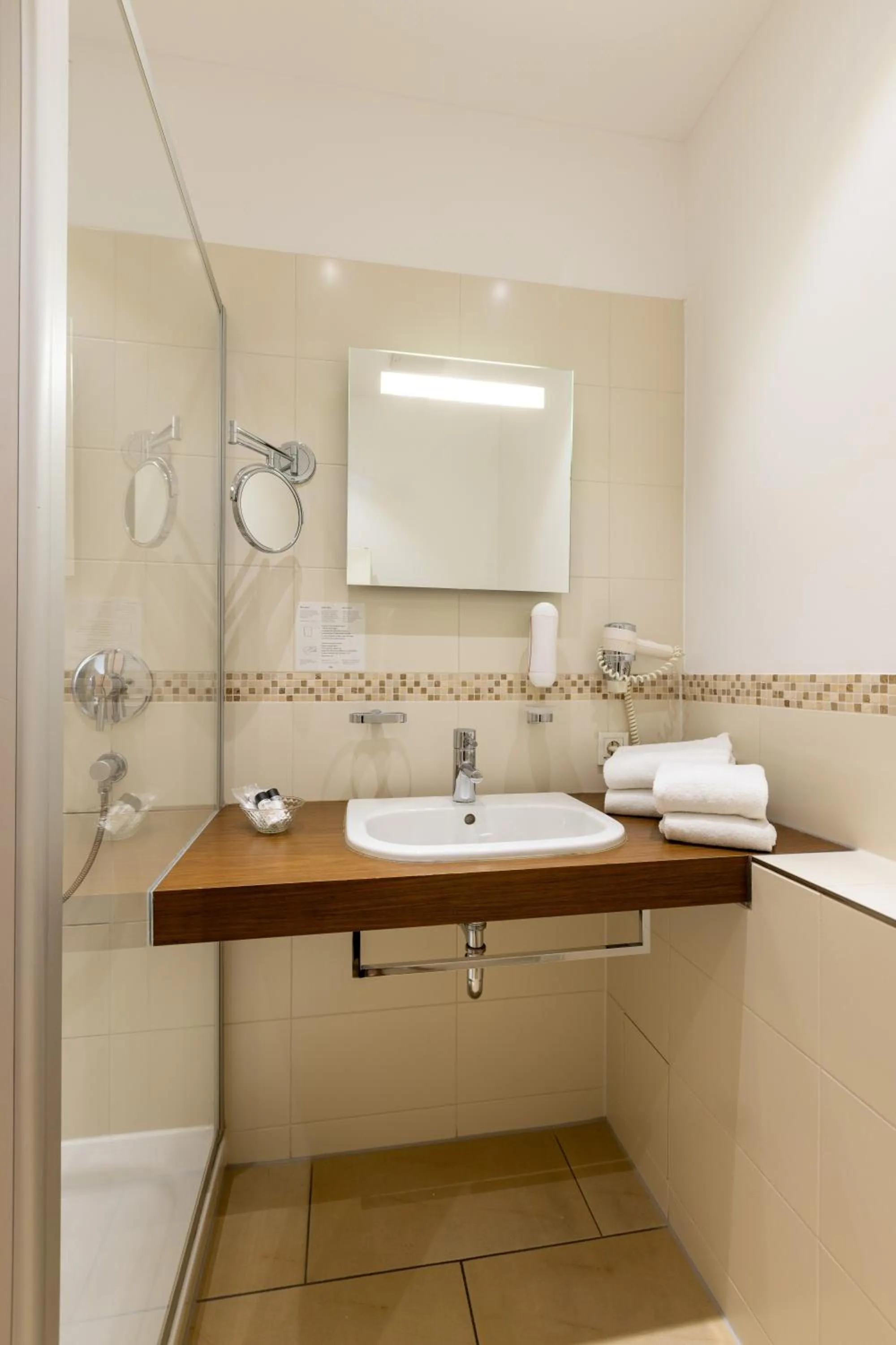 Bathroom in Café Wildau Hotel & Restaurant am Werbellinsee