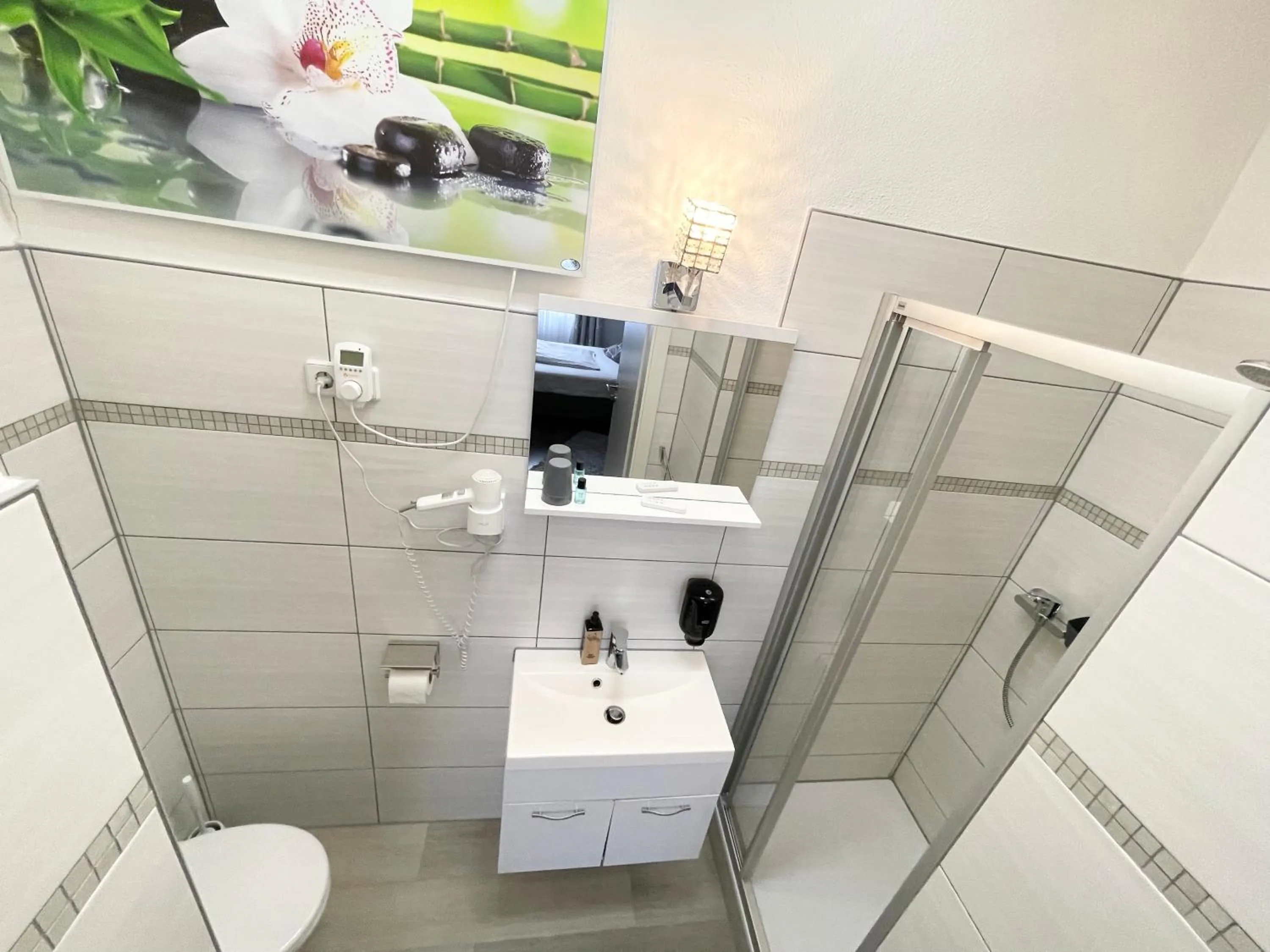 Shower in Hotel Maison LeMi