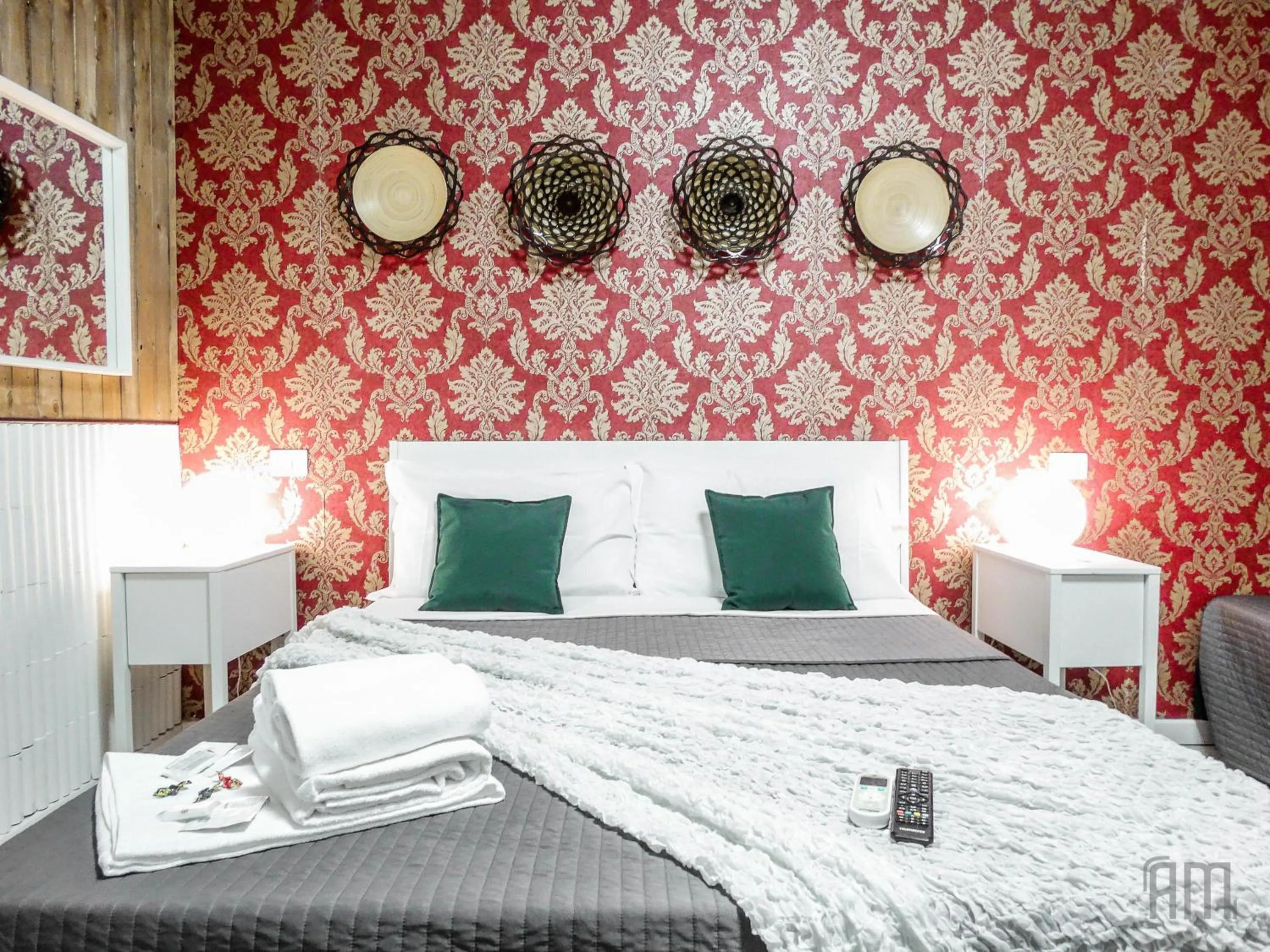 Photo of the whole room, Bed in Magic Door Rome