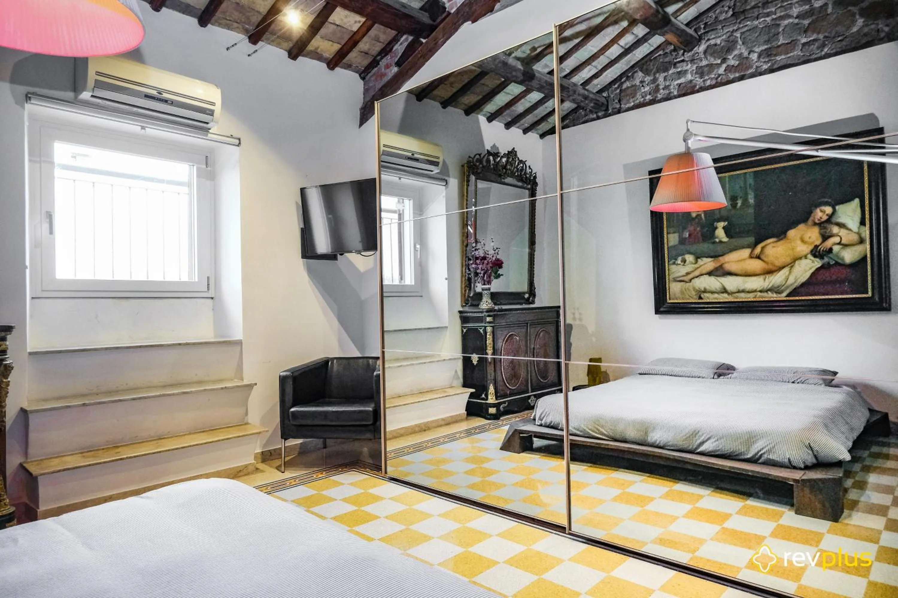 Bed in Magic Door Rome