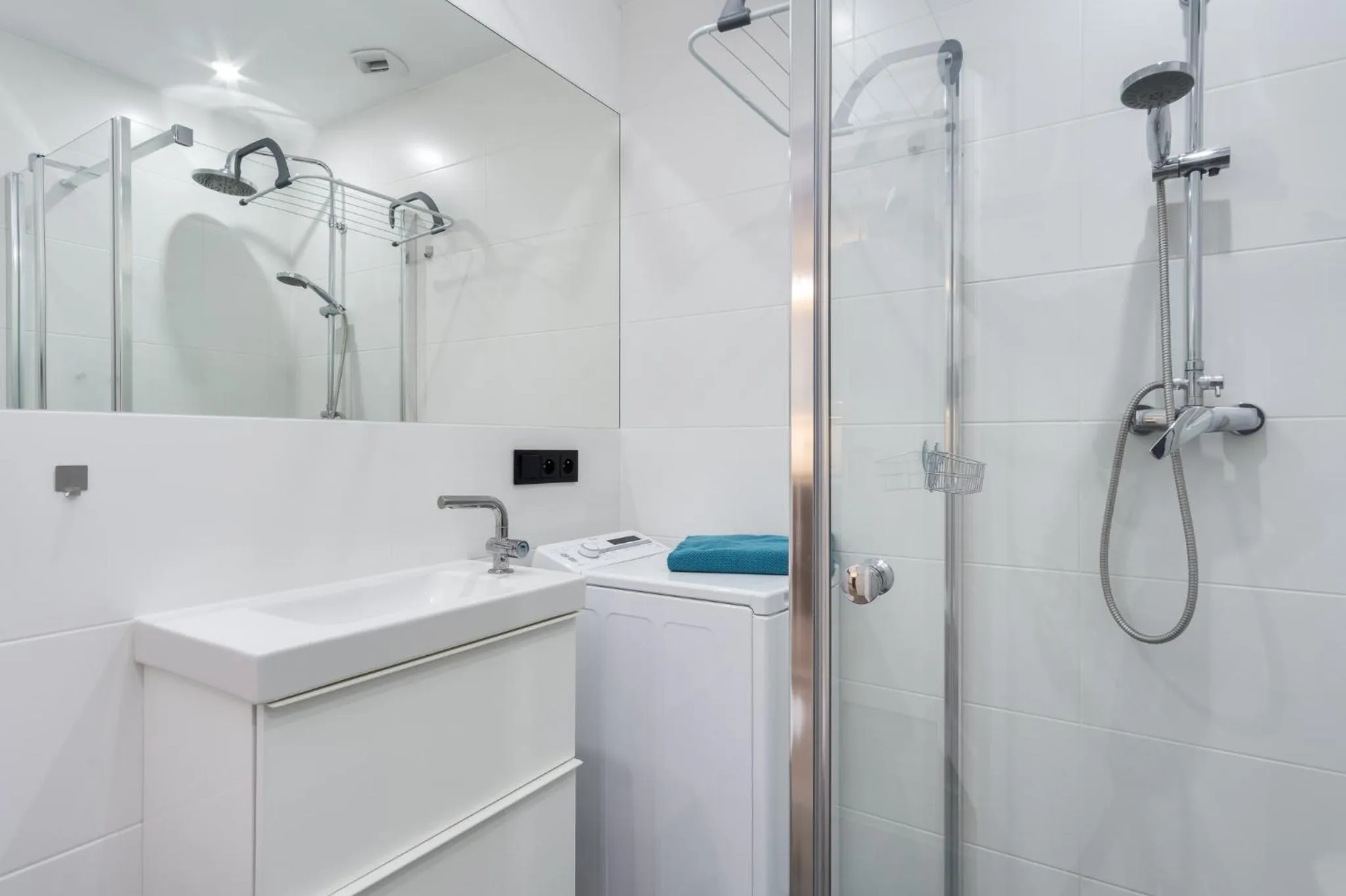 Shower in Elite Apartments SPA Zone