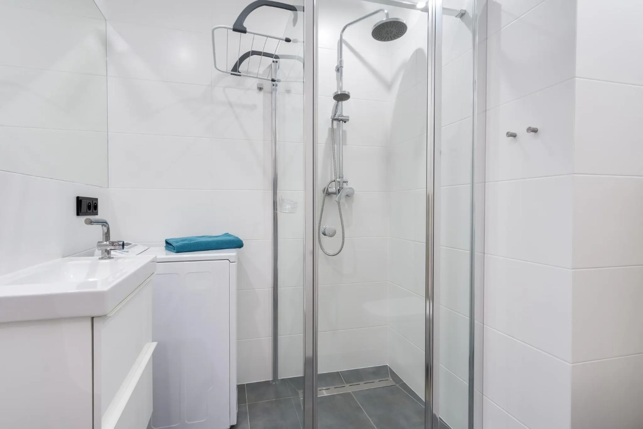 Shower in Elite Apartments SPA Zone