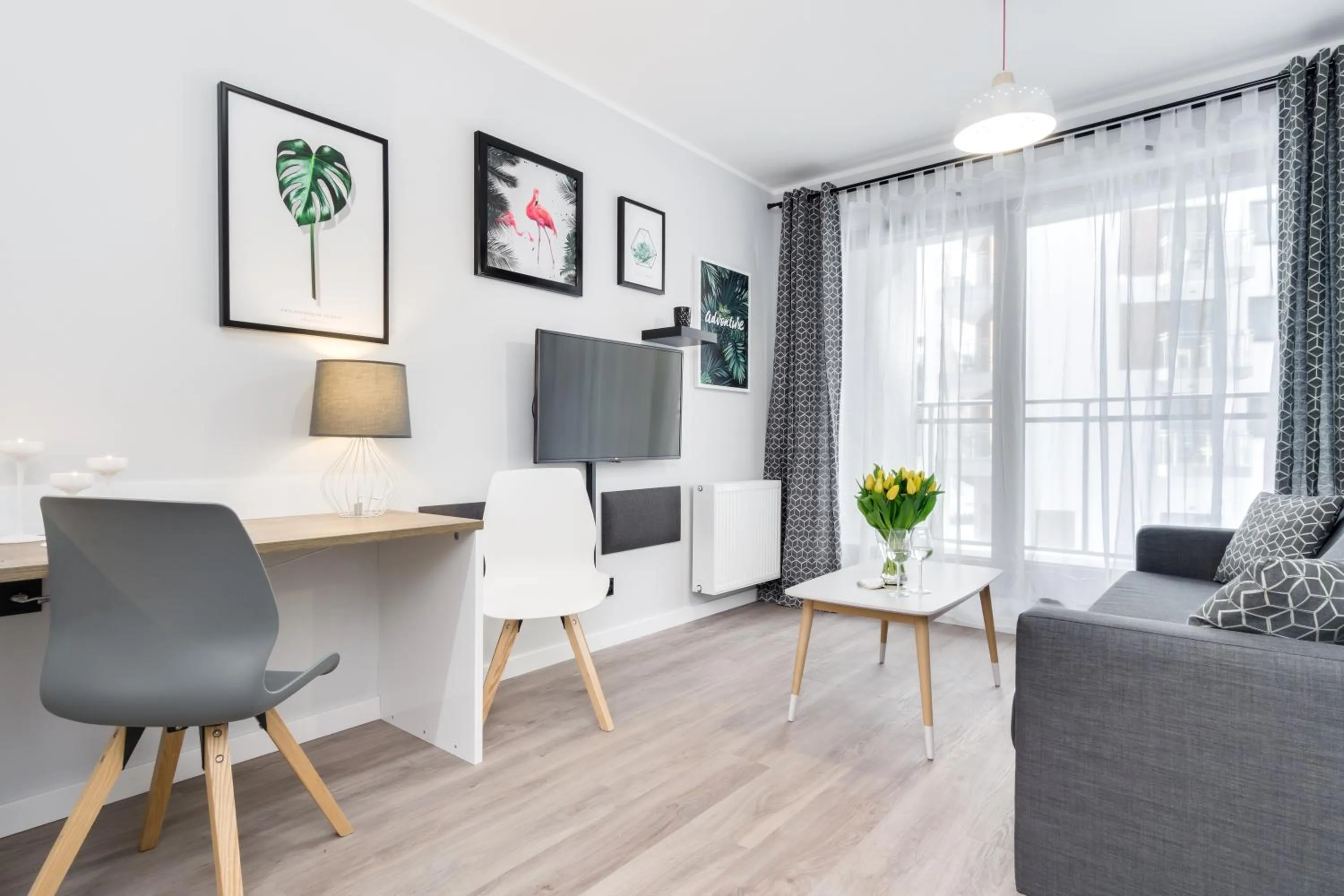 Communal lounge/ TV room in Elite Apartments SPA Zone