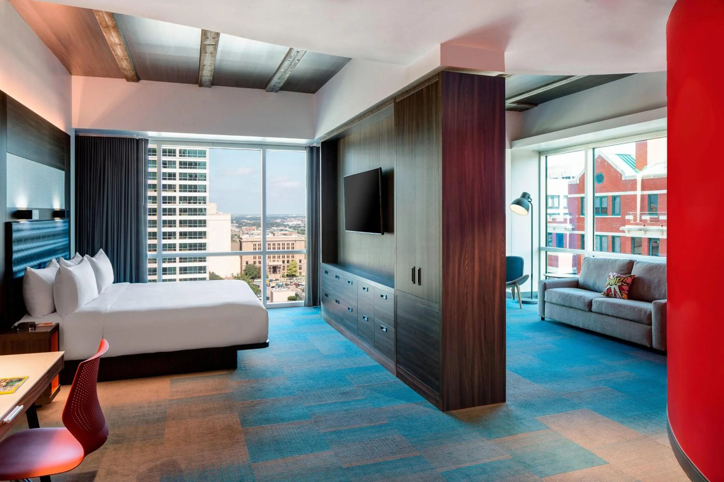 Photo of the whole room, Bed in Aloft Fort Worth Downtown