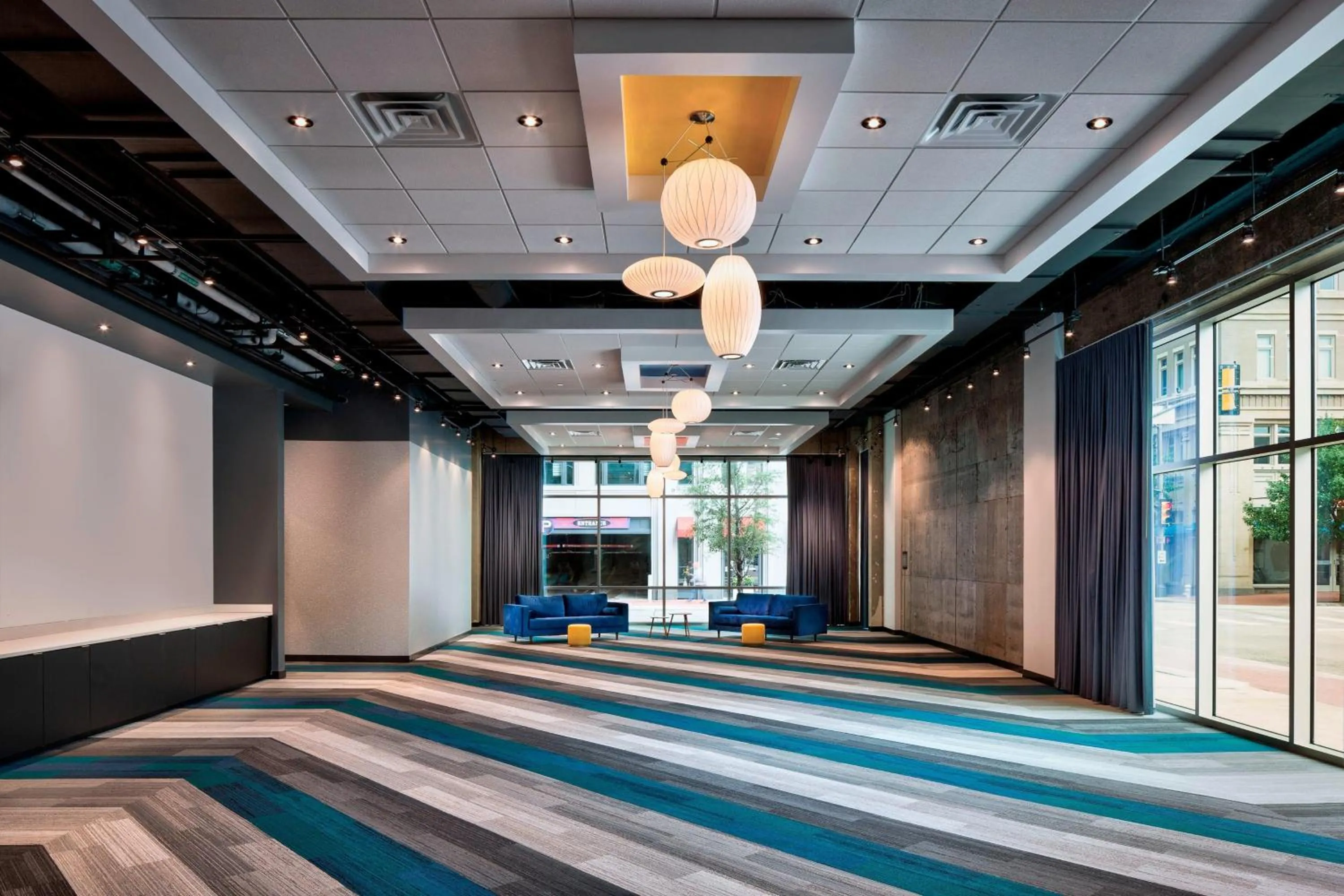Meeting/conference room, Bed in Aloft Fort Worth Downtown