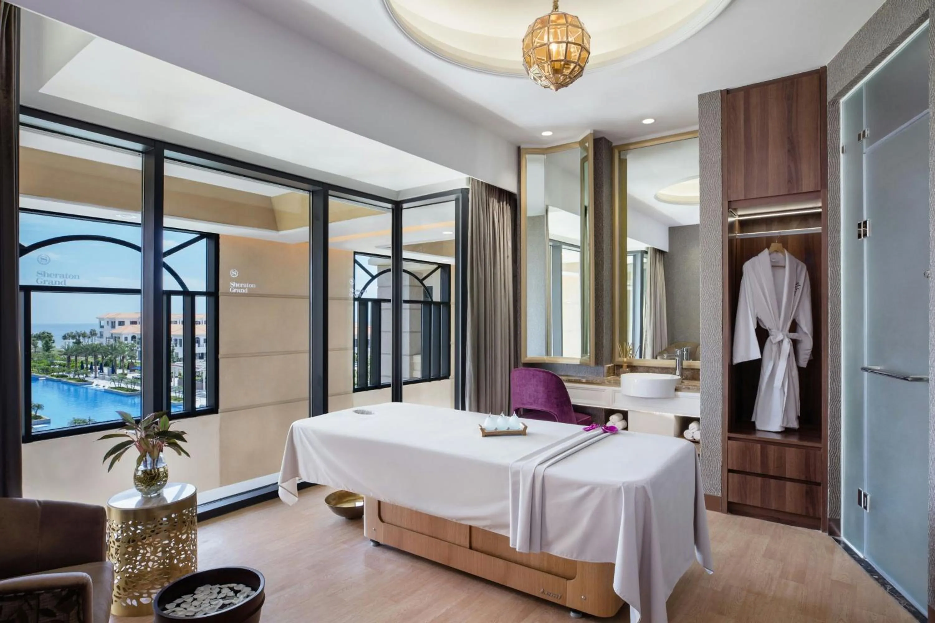 Spa and wellness centre/facilities, Bed in Sheraton Grand Danang Beach Resort & Spa