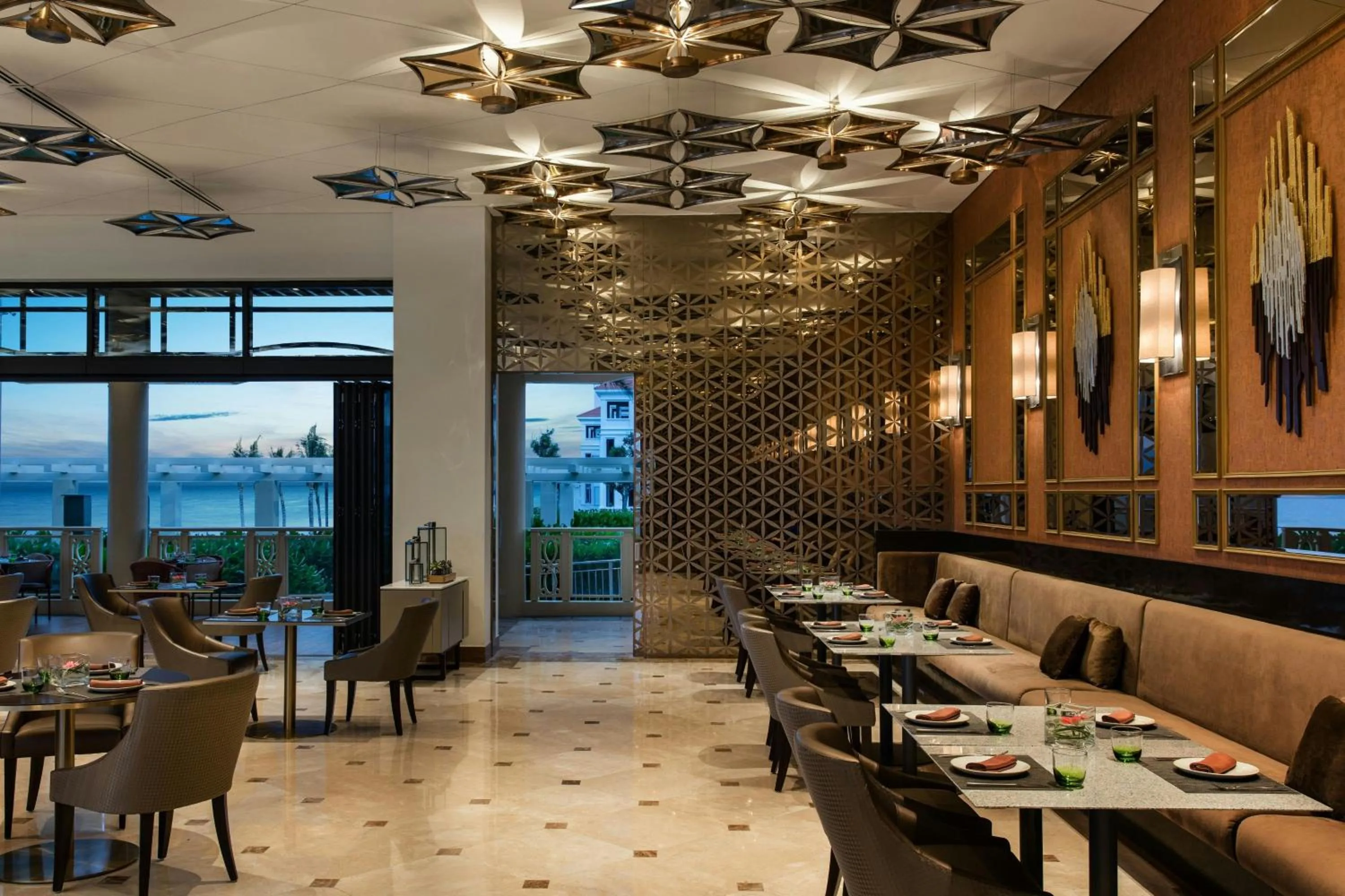 Restaurant/places to eat in Sheraton Grand Danang Beach Resort & Spa