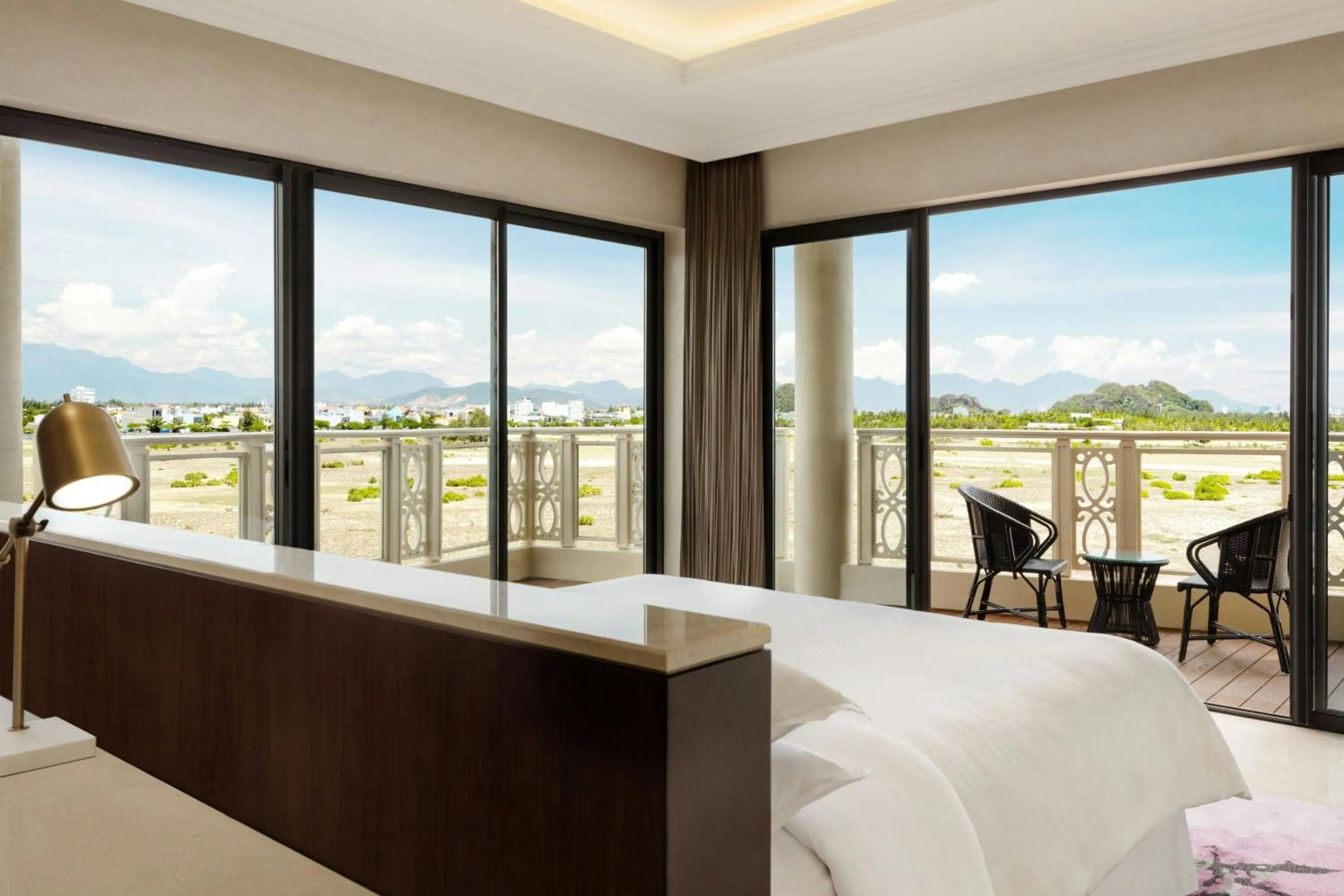 Photo of the whole room, Bed in Sheraton Grand Danang Beach Resort & Spa