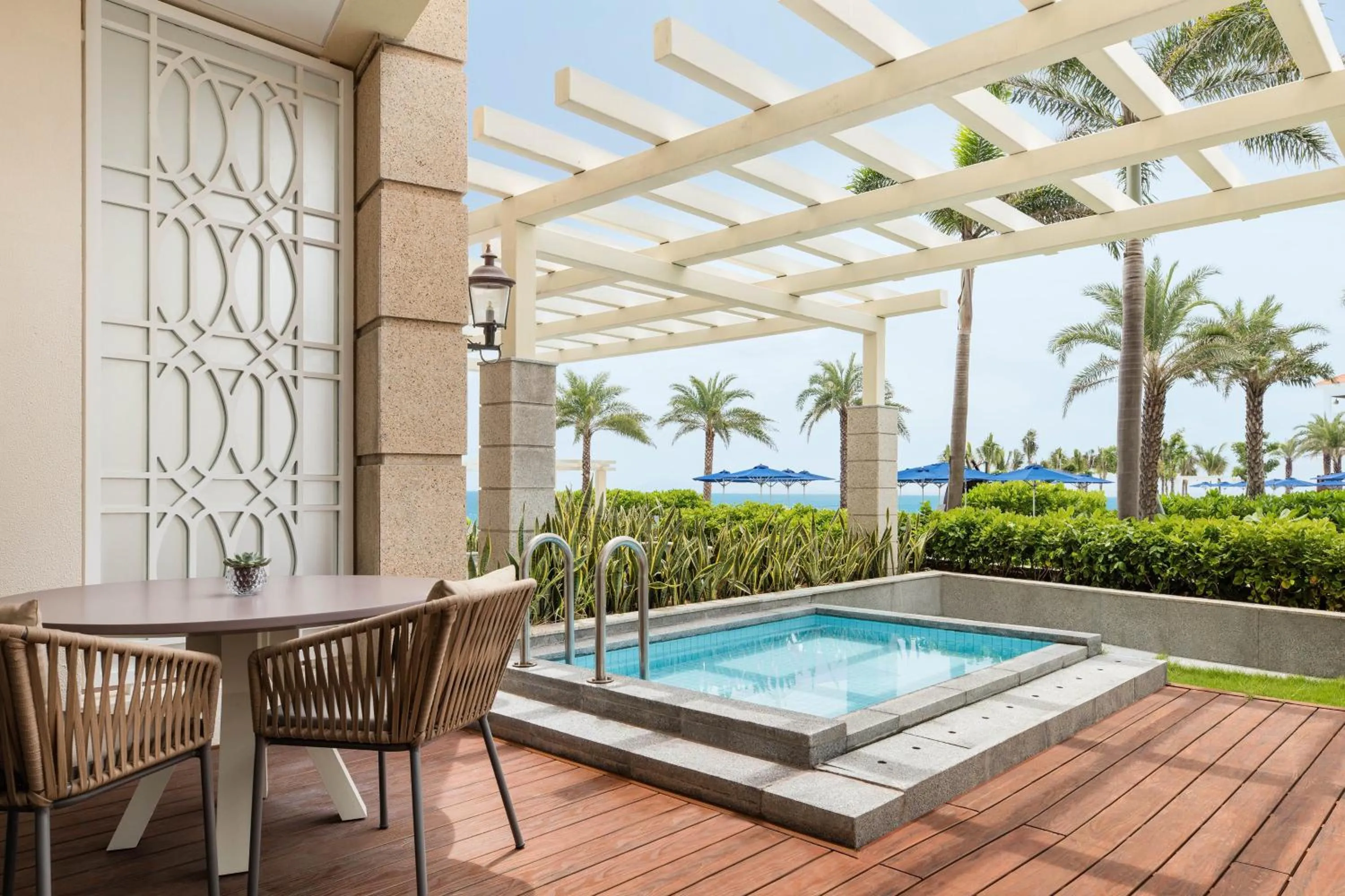 Swimming pool in Sheraton Grand Danang Beach Resort & Spa