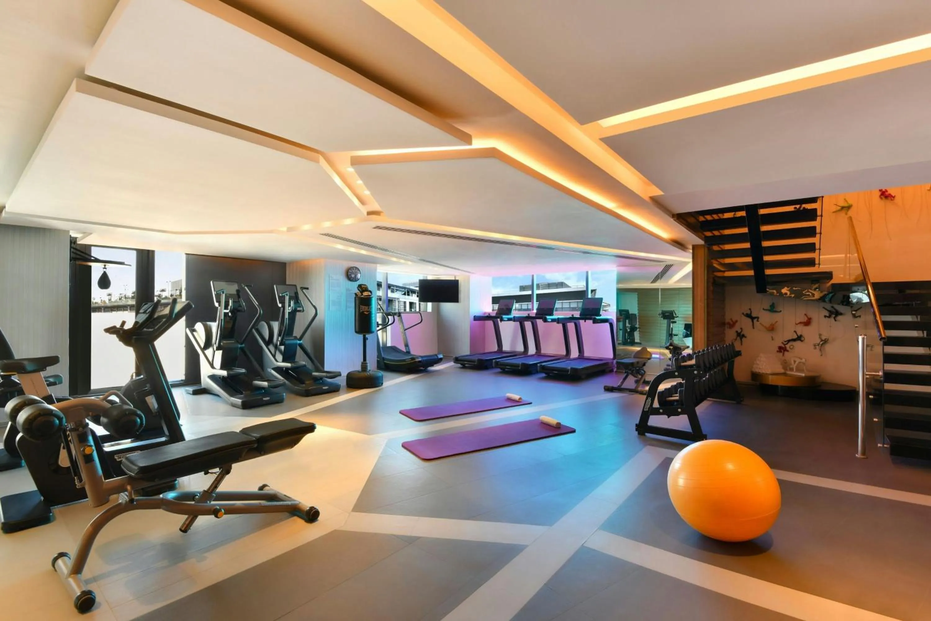 Fitness centre/facilities in W Amman Hotel