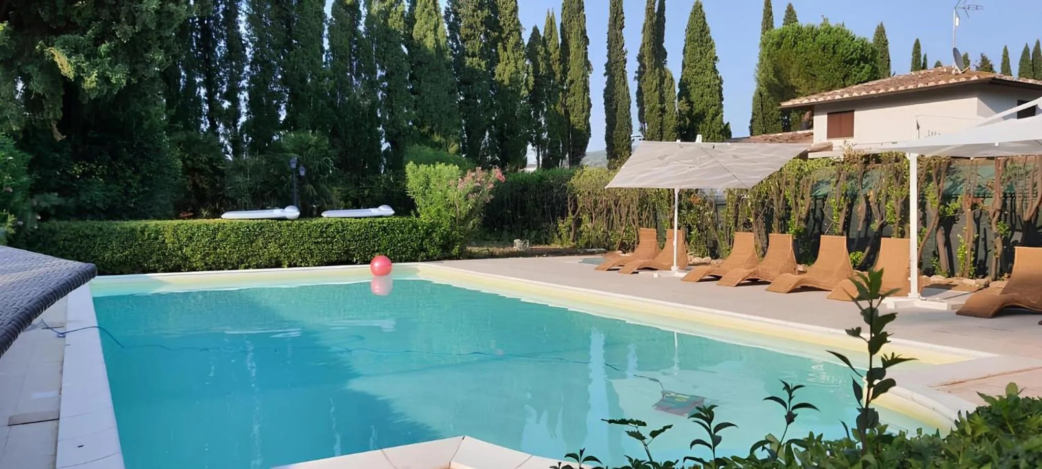 Swimming pool in Relais Parco Dei Cavalieri Assisi