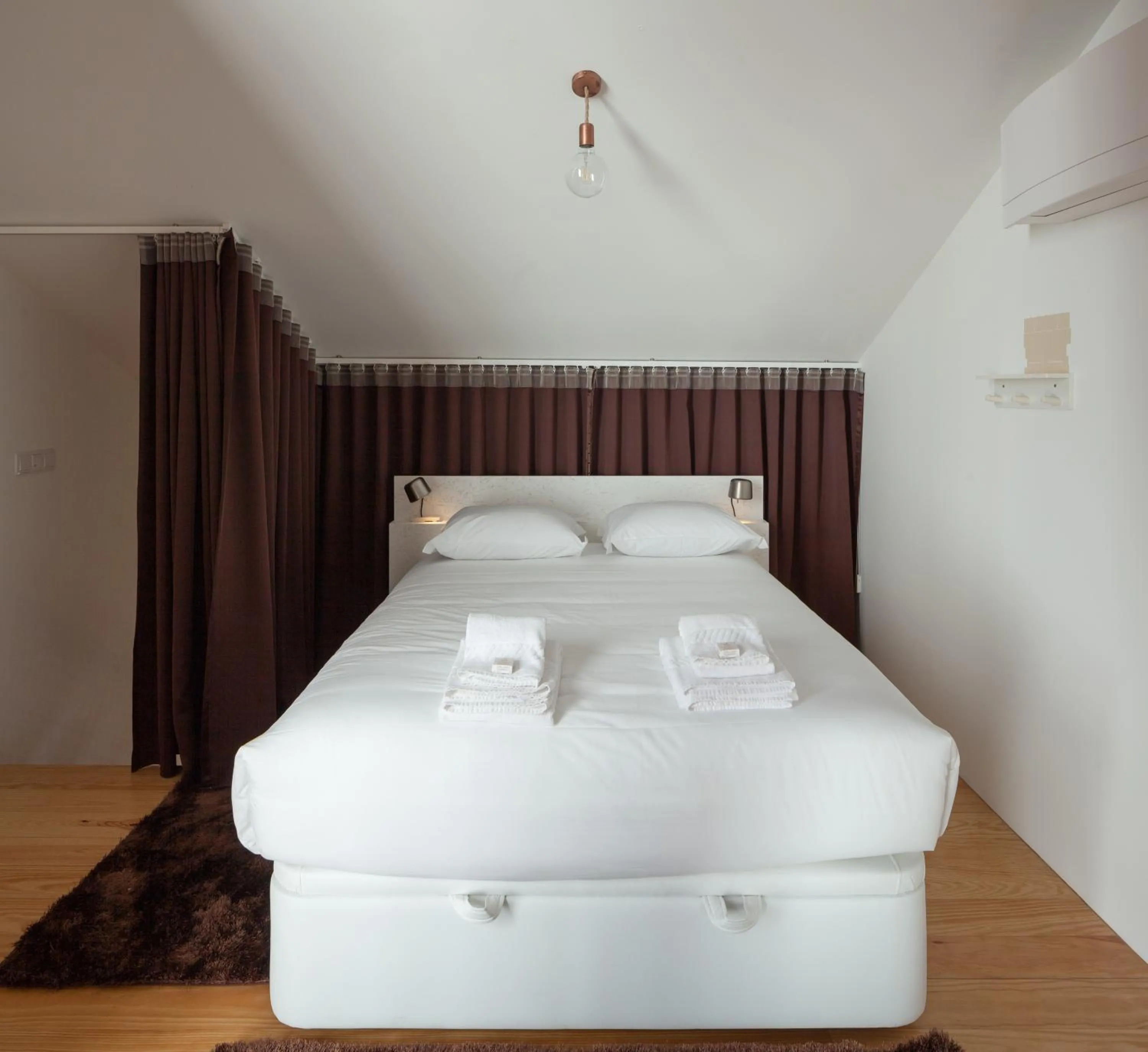 Bedroom, Bed in 7 Gaia Roaster Apartments