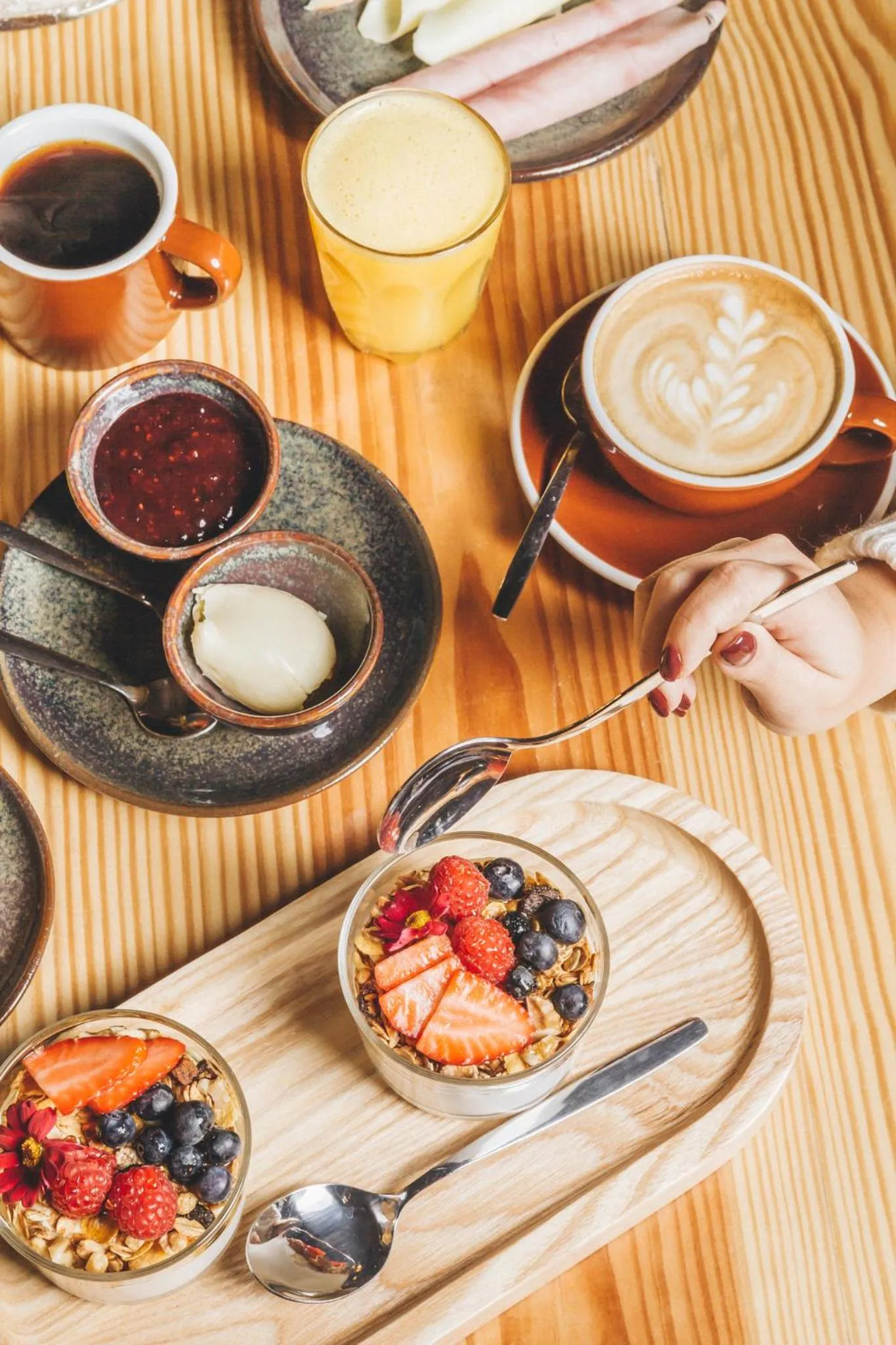 Breakfast in 7 Gaia Roaster Apartments