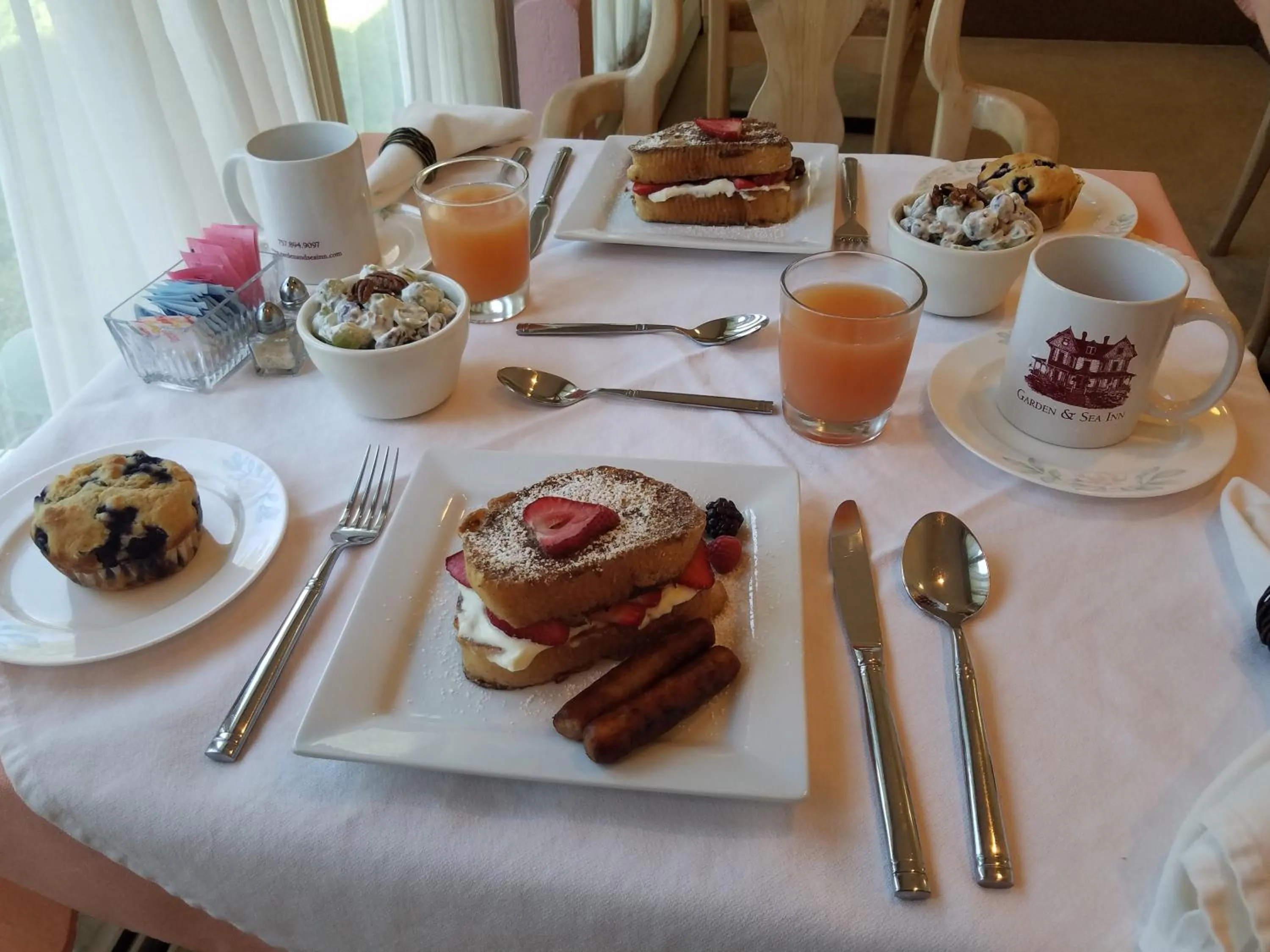 Food and drinks in Garden and Sea Inn